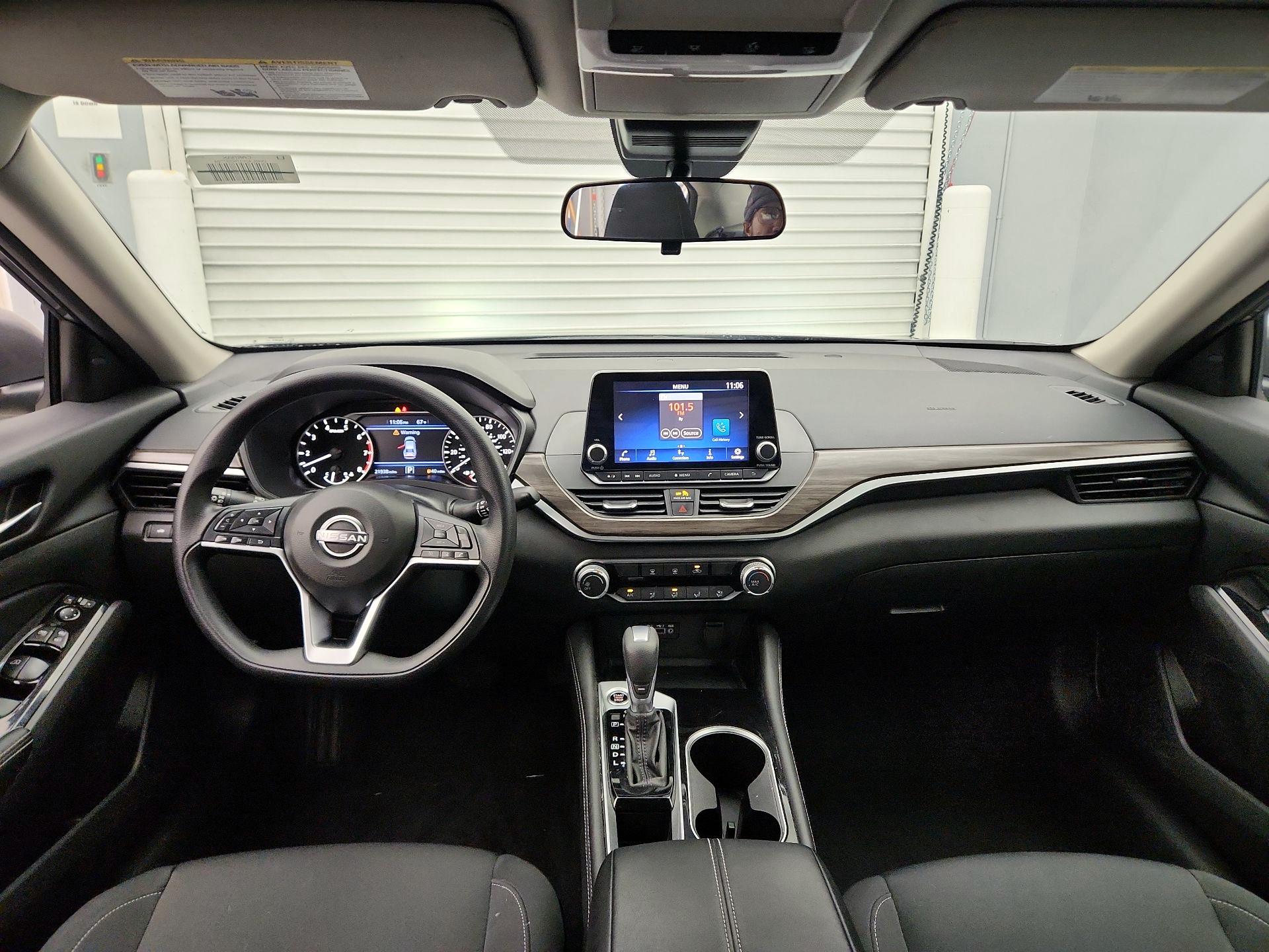 Thumbnail: 2023 Nissan Altima - 9