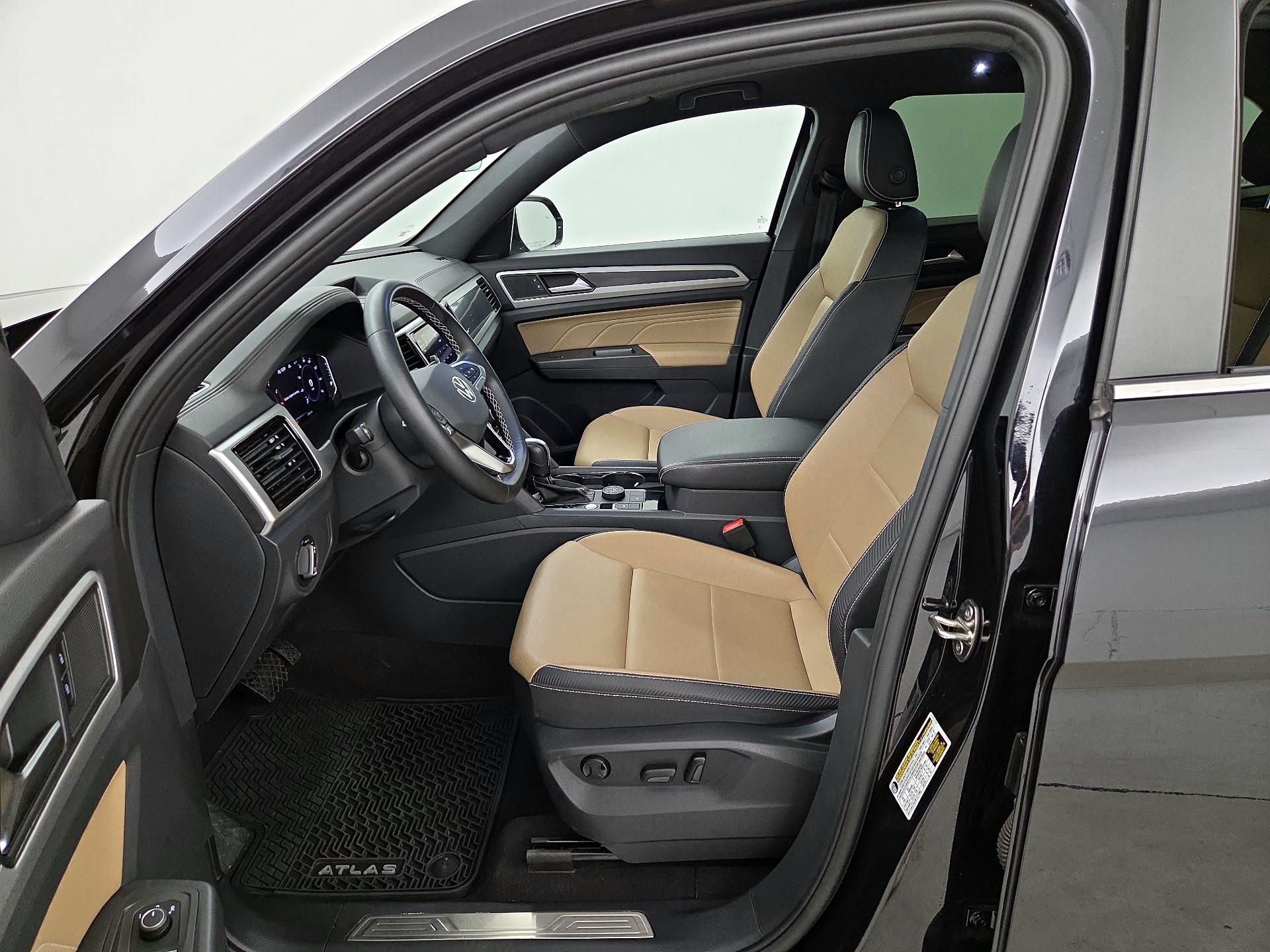 Thumbnail: 2023 Volkswagen Atlas - 11