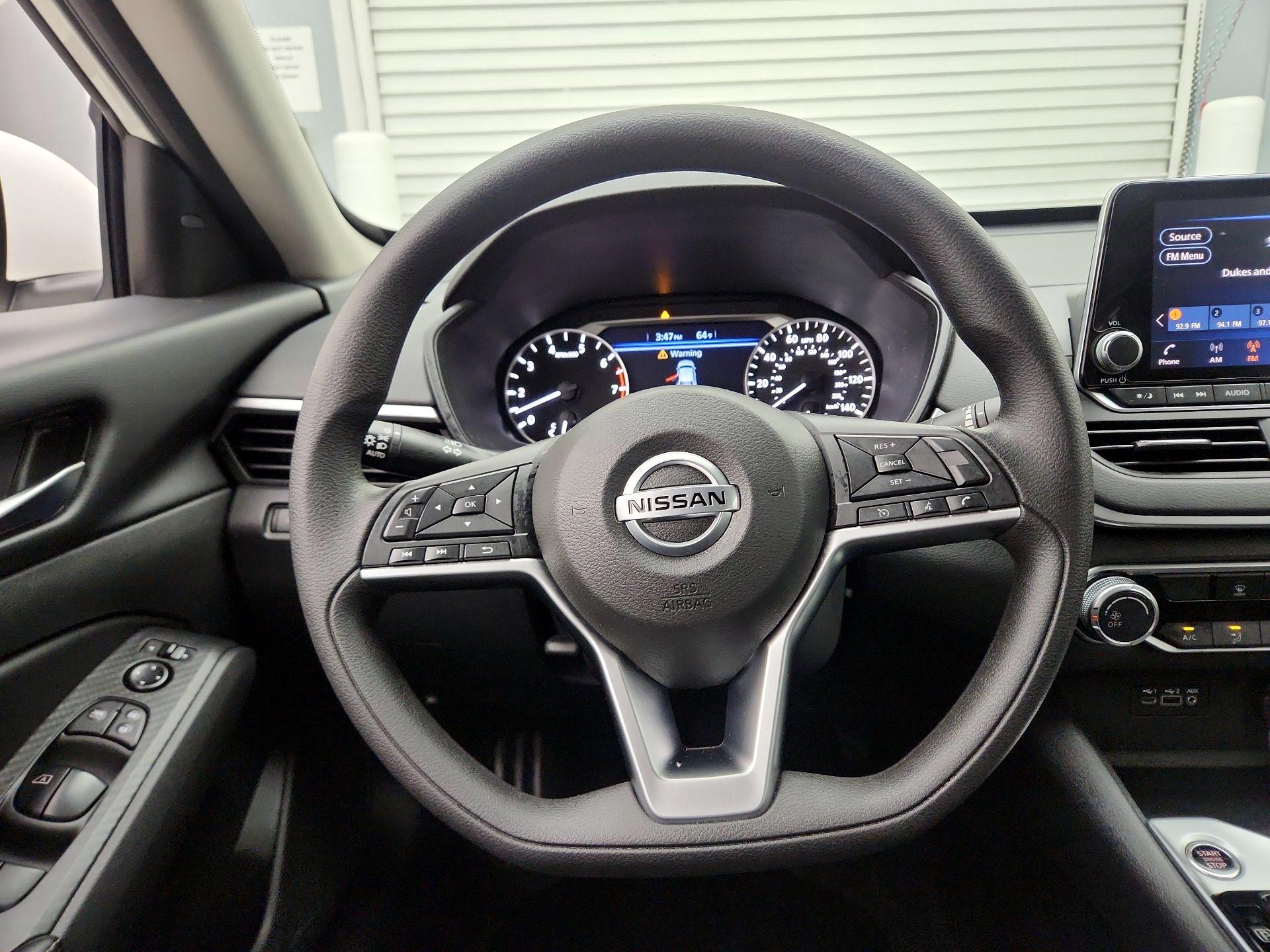 Thumbnail: 2022 Nissan Altima - 10