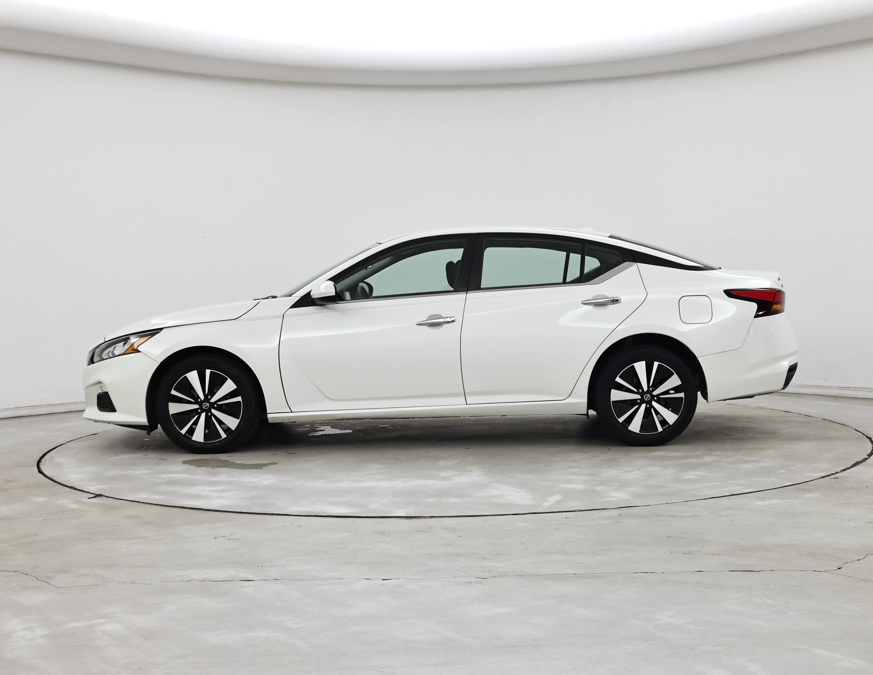 Thumbnail: 2022 Nissan Altima - 3