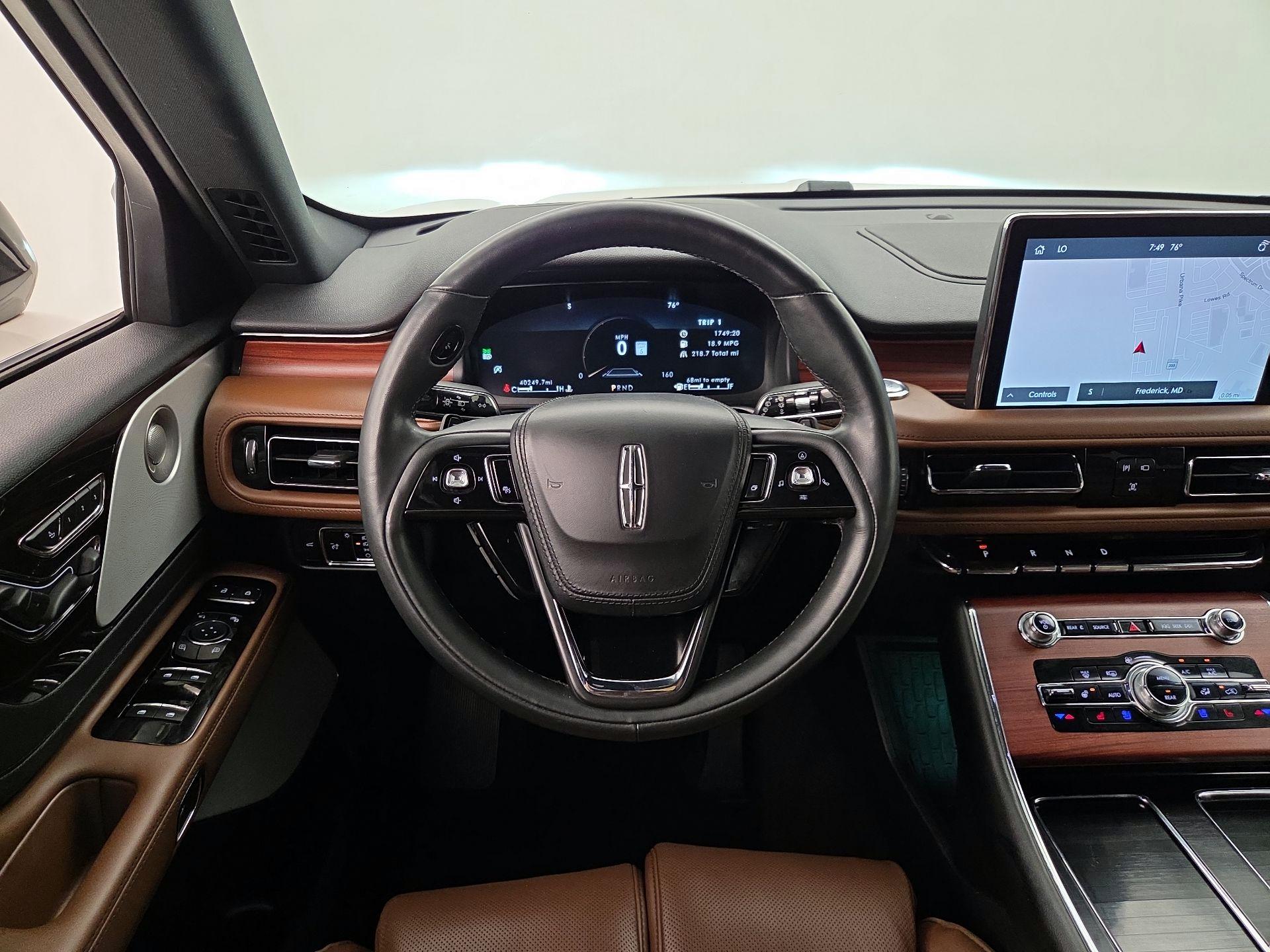 Thumbnail: 2023 Lincoln Aviator - 10