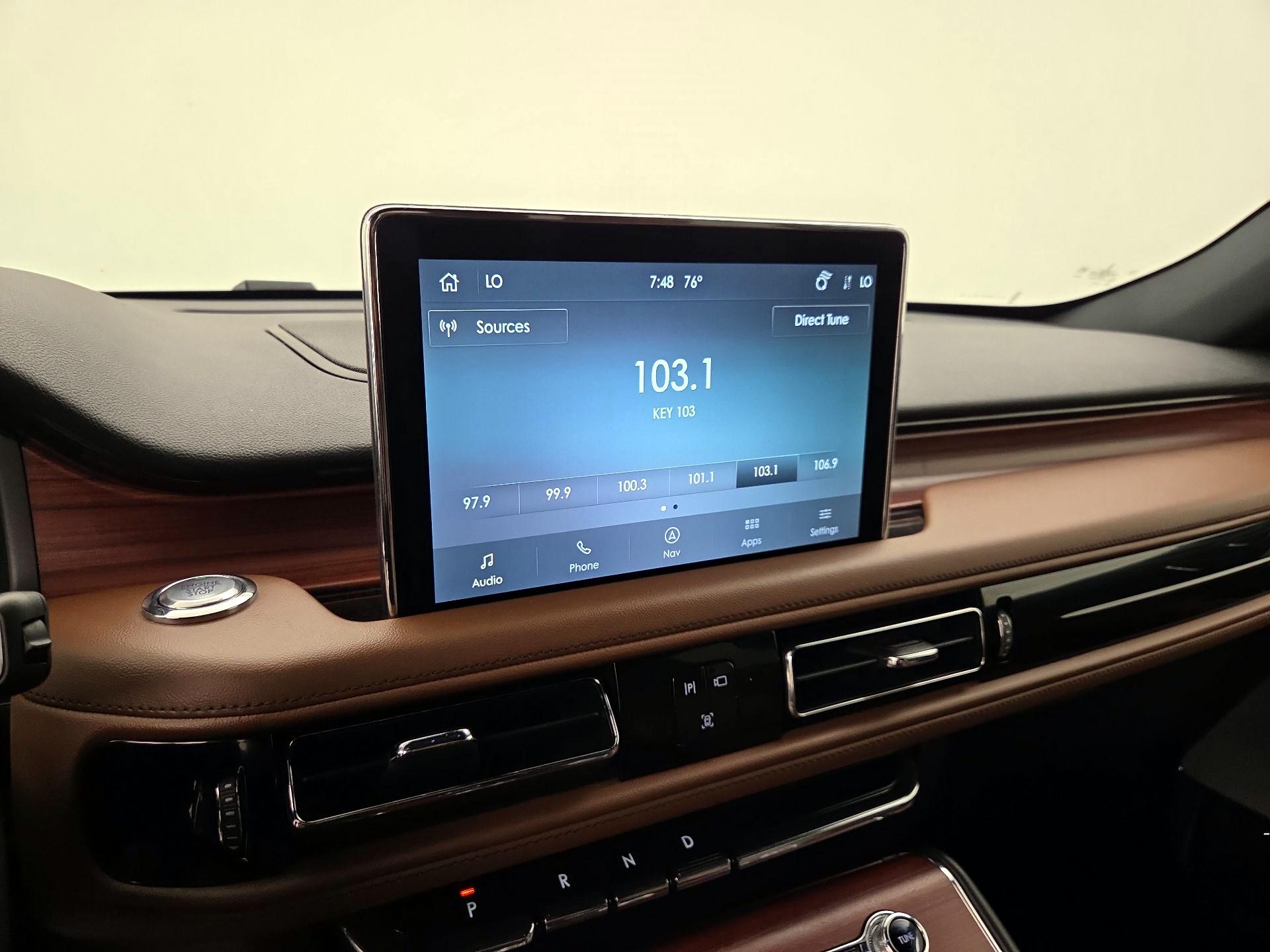 Thumbnail: 2023 Lincoln Aviator - 16