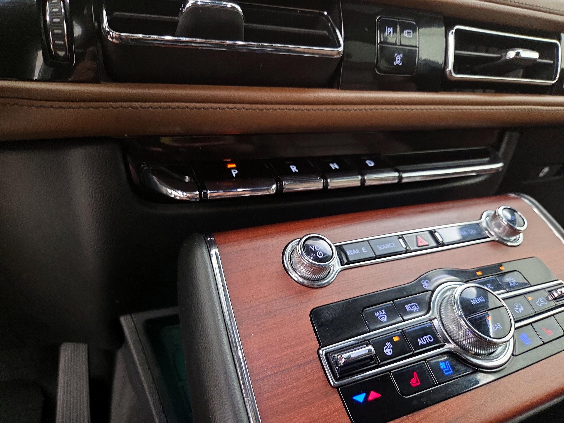 Thumbnail: 2023 Lincoln Aviator - 18