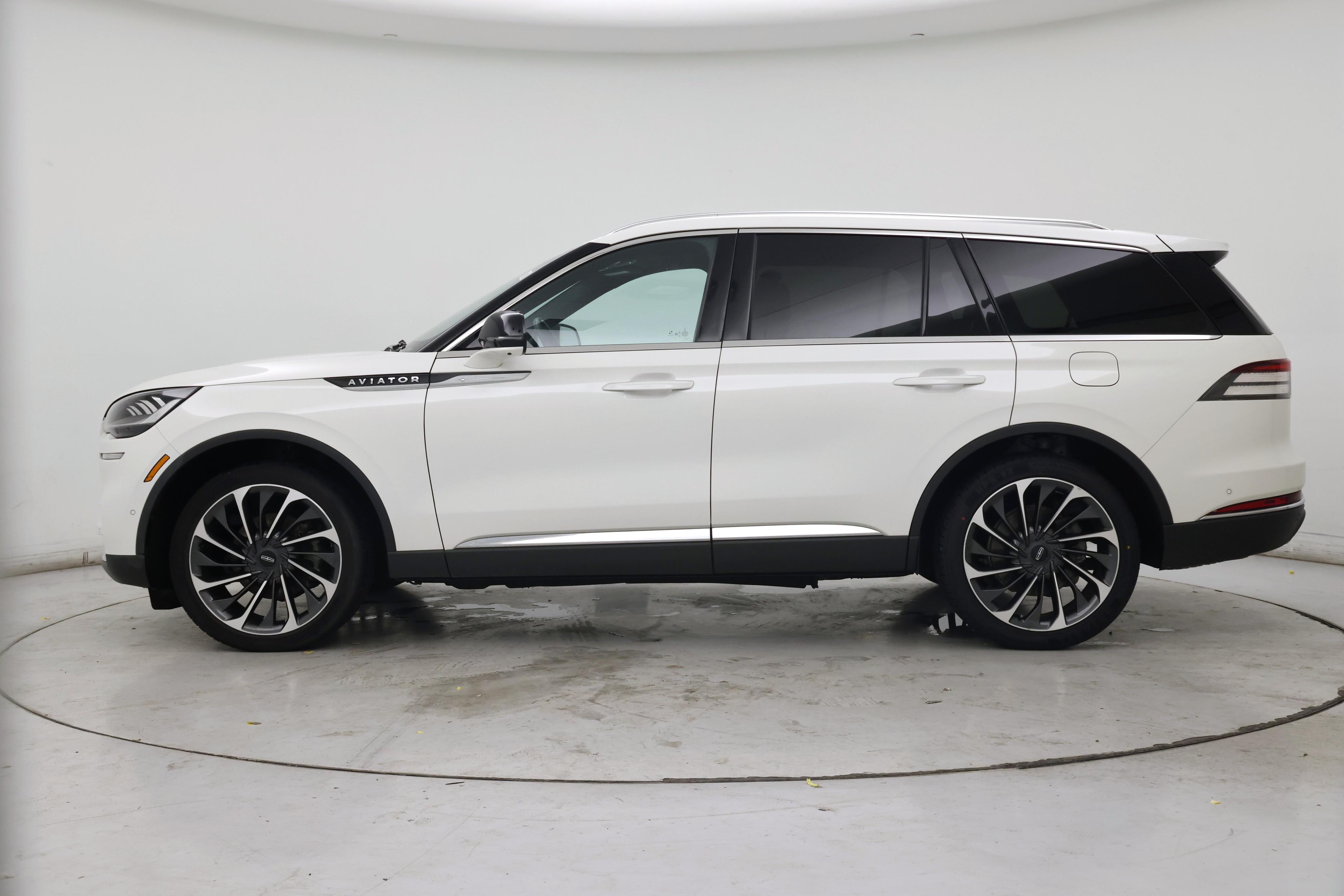 Thumbnail: 2023 Lincoln Aviator - 3