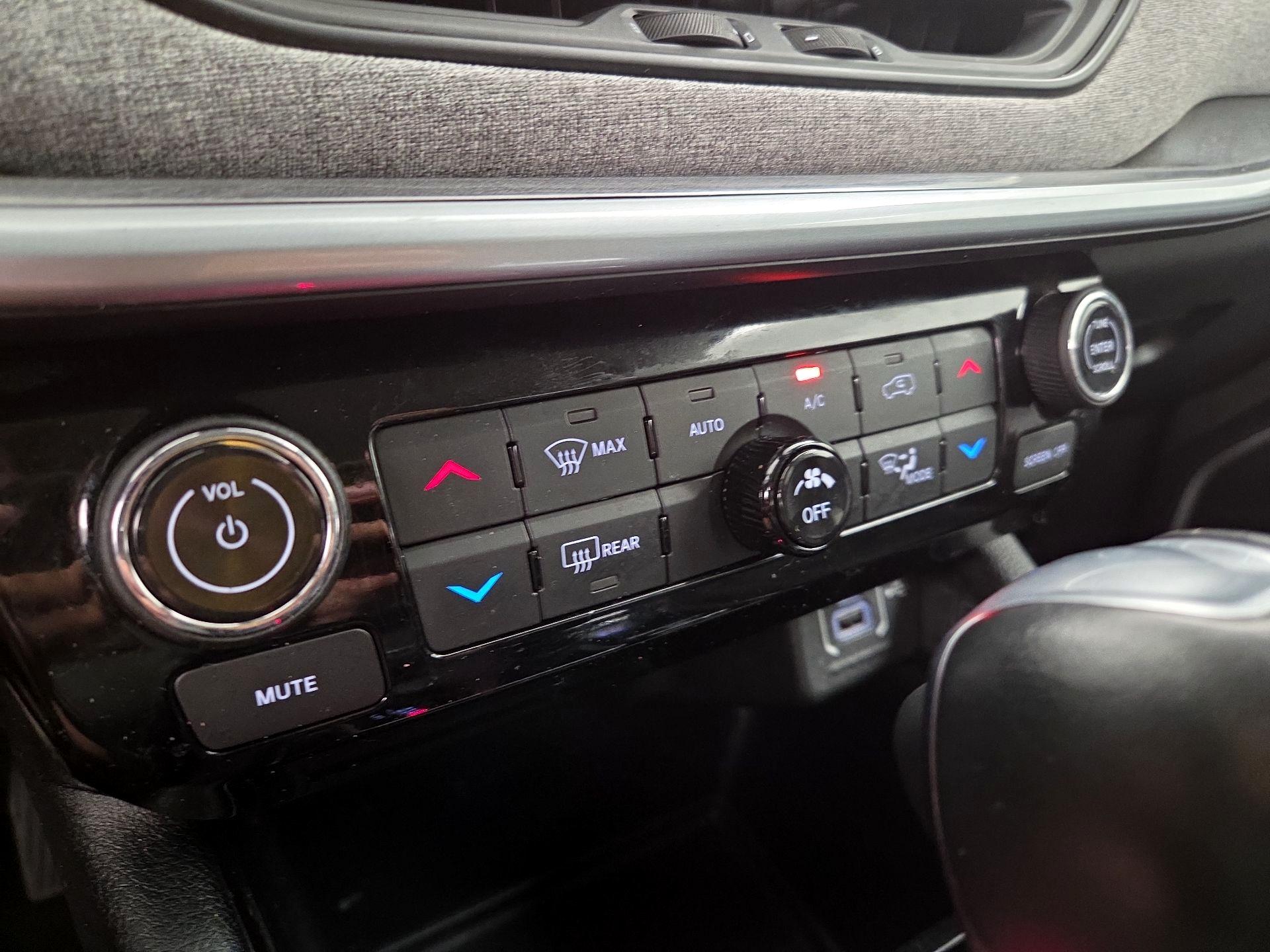 Thumbnail: 2022 Jeep Compass - 16