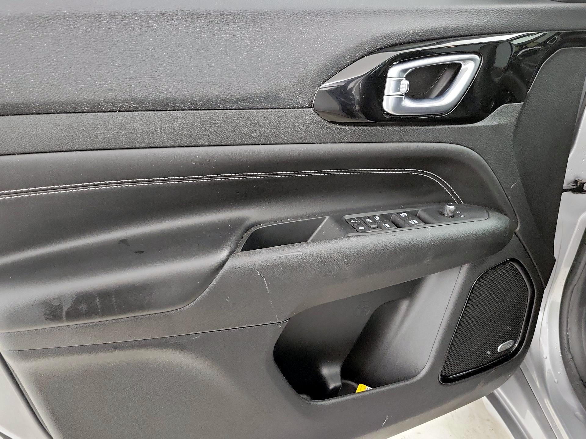Thumbnail: 2022 Jeep Compass - 12