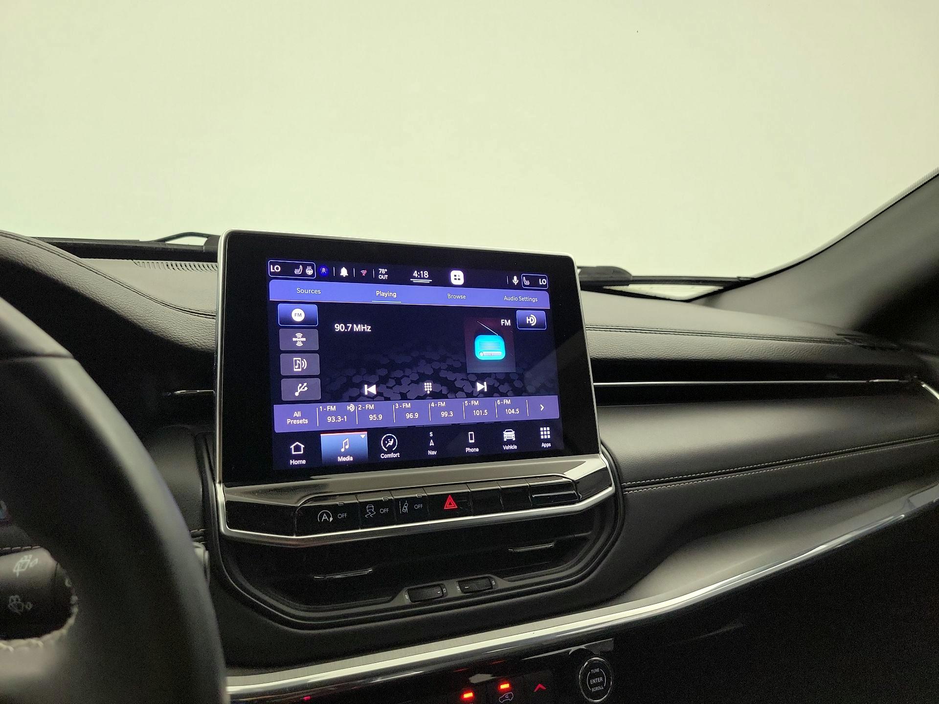 Thumbnail: 2022 Jeep Compass - 16