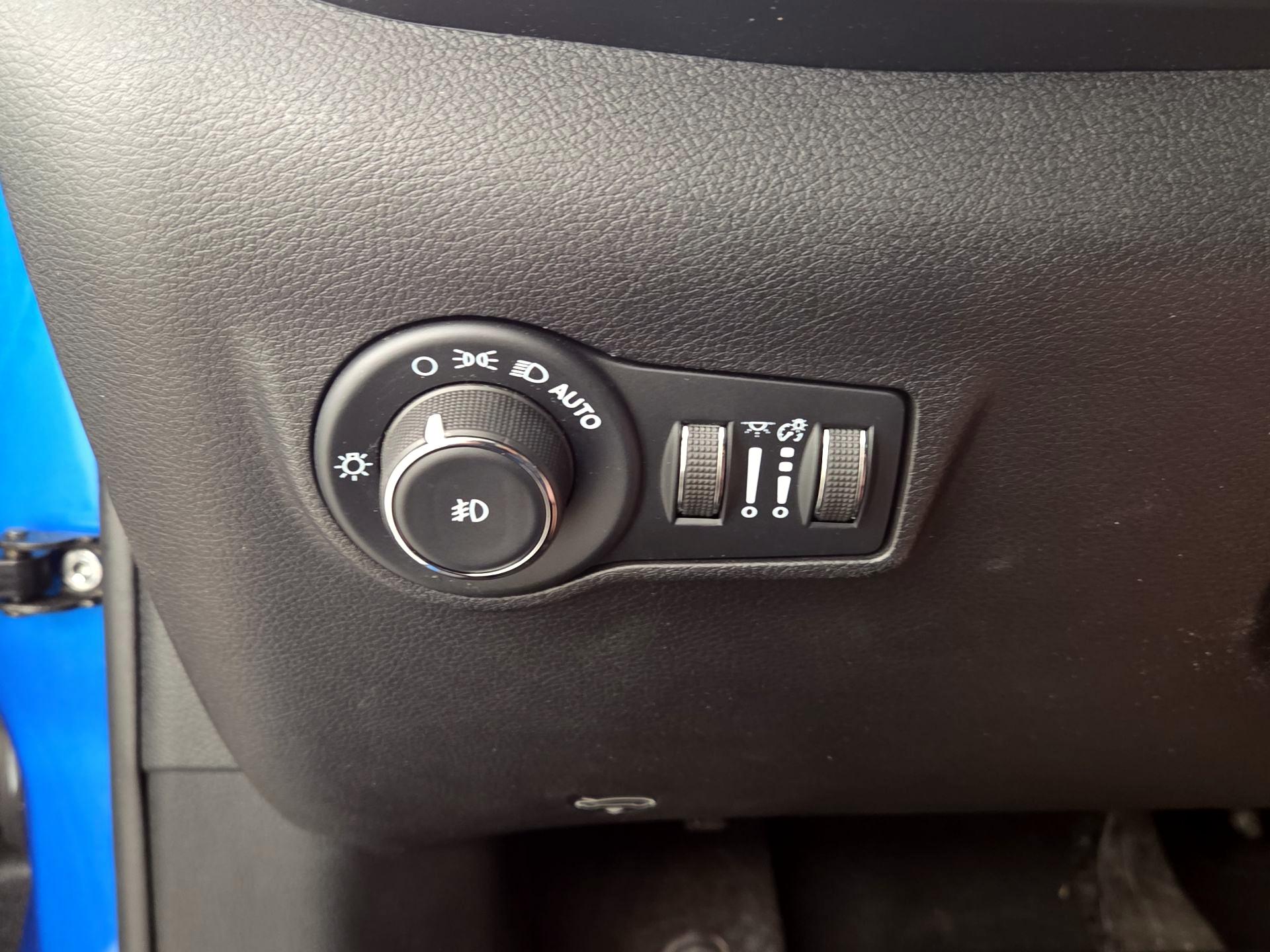 Thumbnail: 2022 Jeep Compass - 13