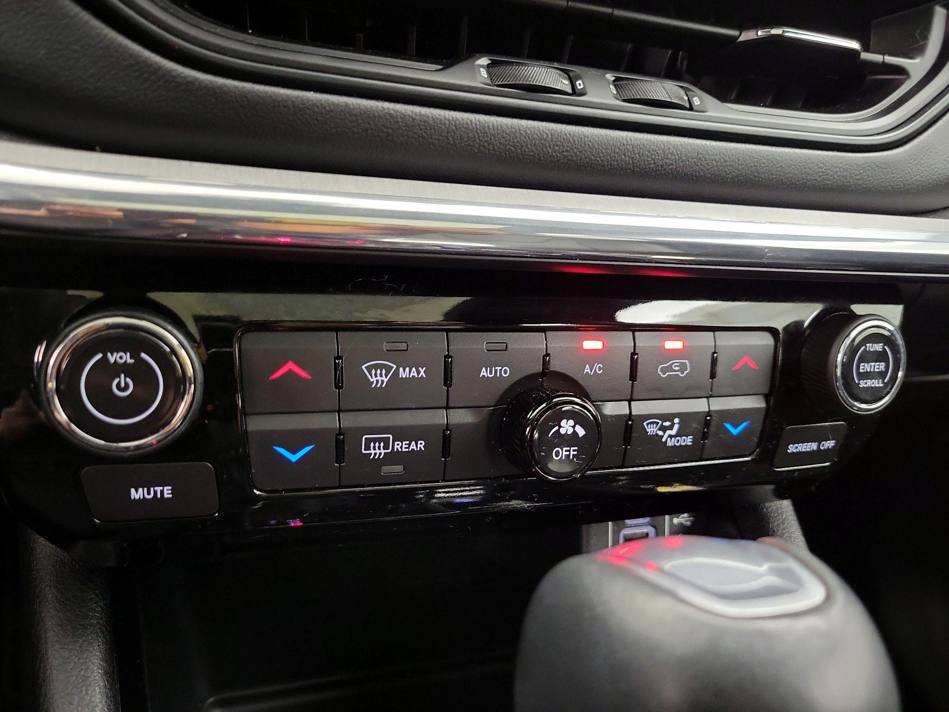 Thumbnail: 2022 Jeep Compass - 16