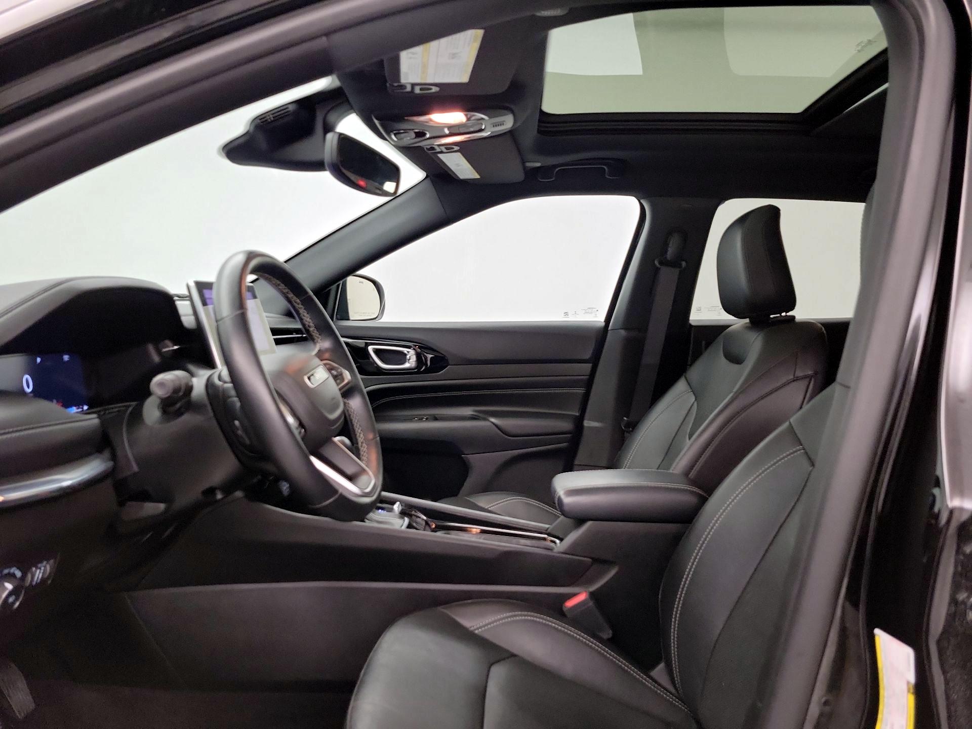 Thumbnail: 2022 Jeep Compass - 19
