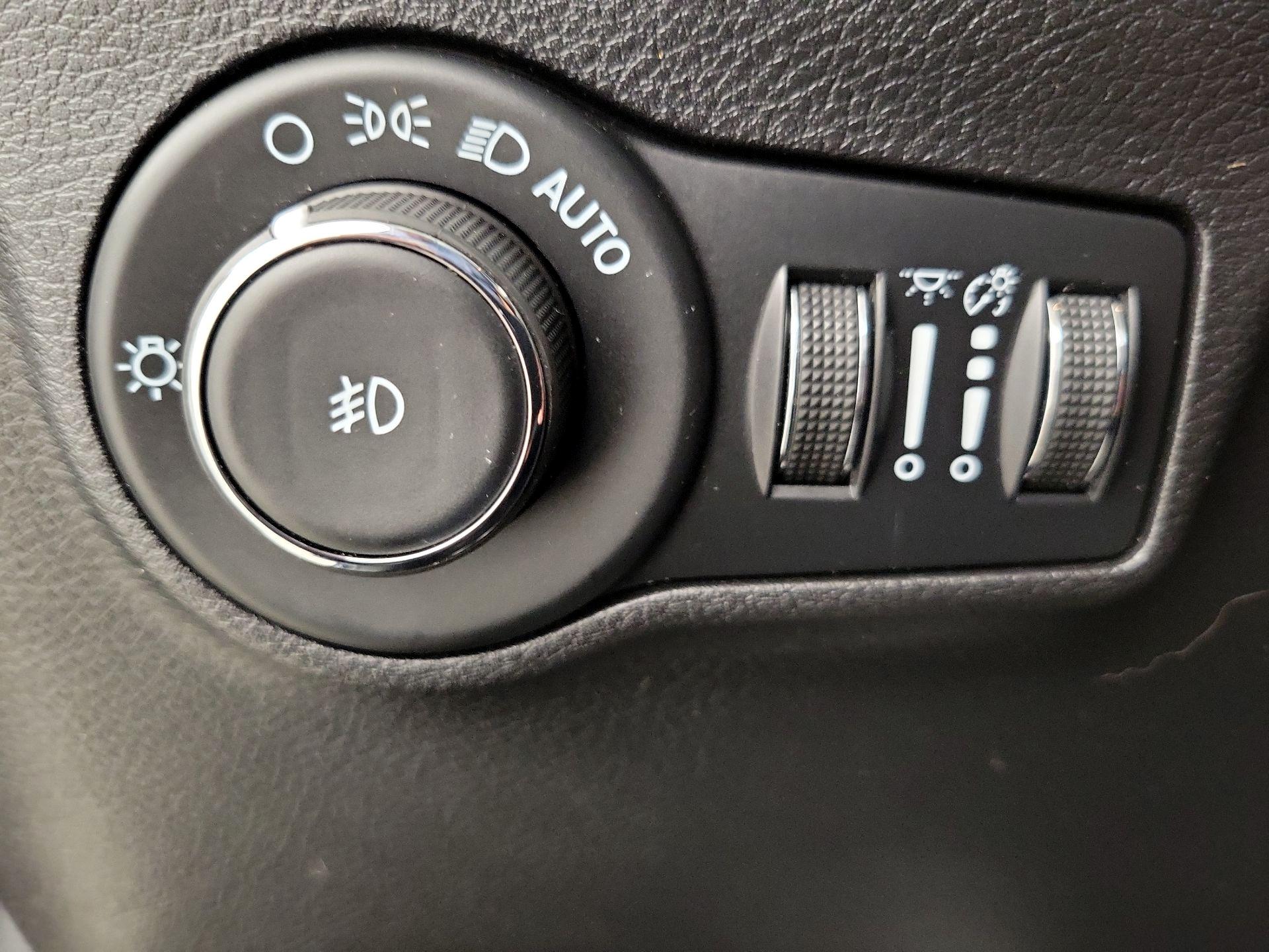 Thumbnail: 2022 Jeep Compass - 13