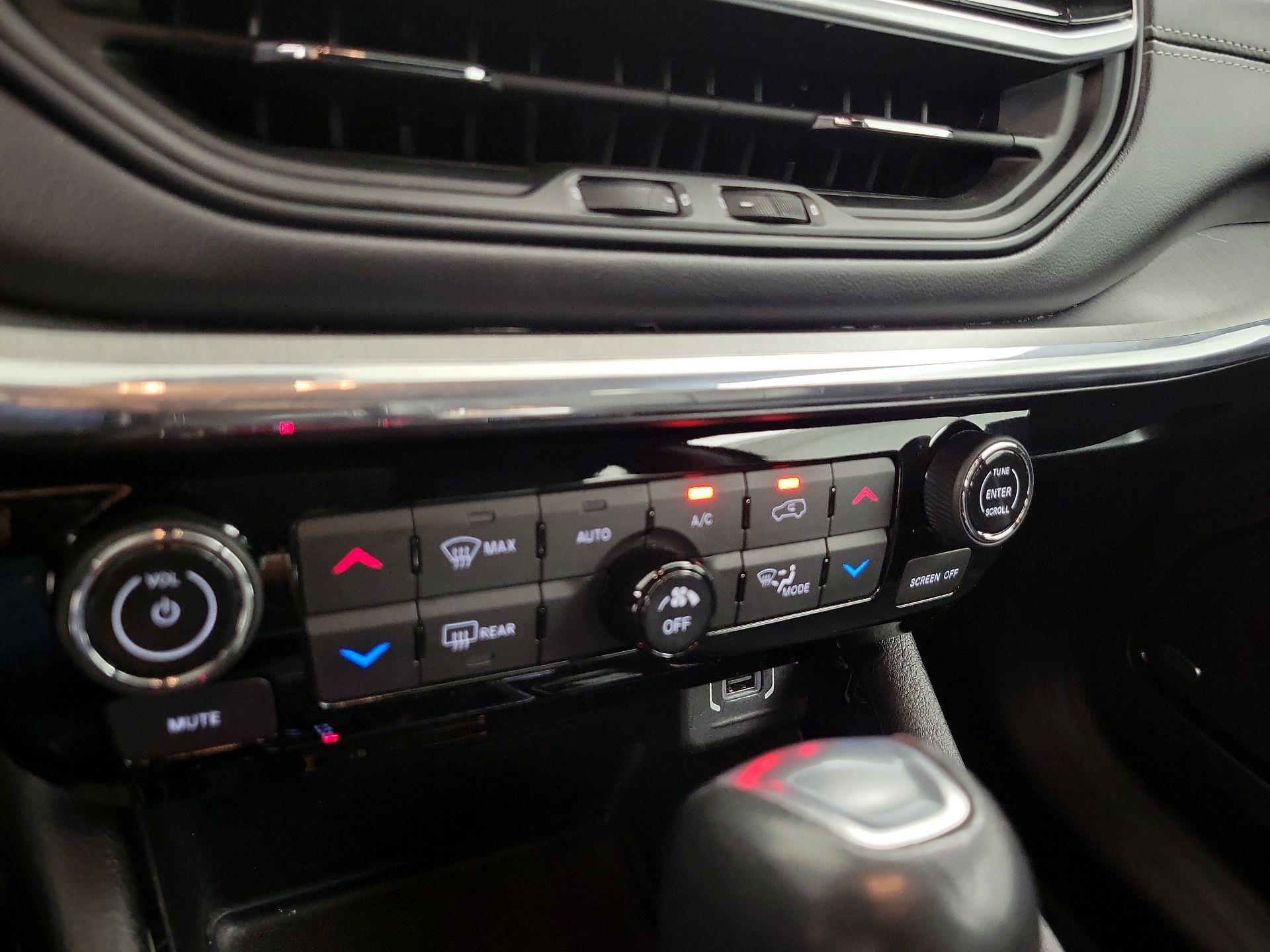 Thumbnail: 2022 Jeep Compass - 17