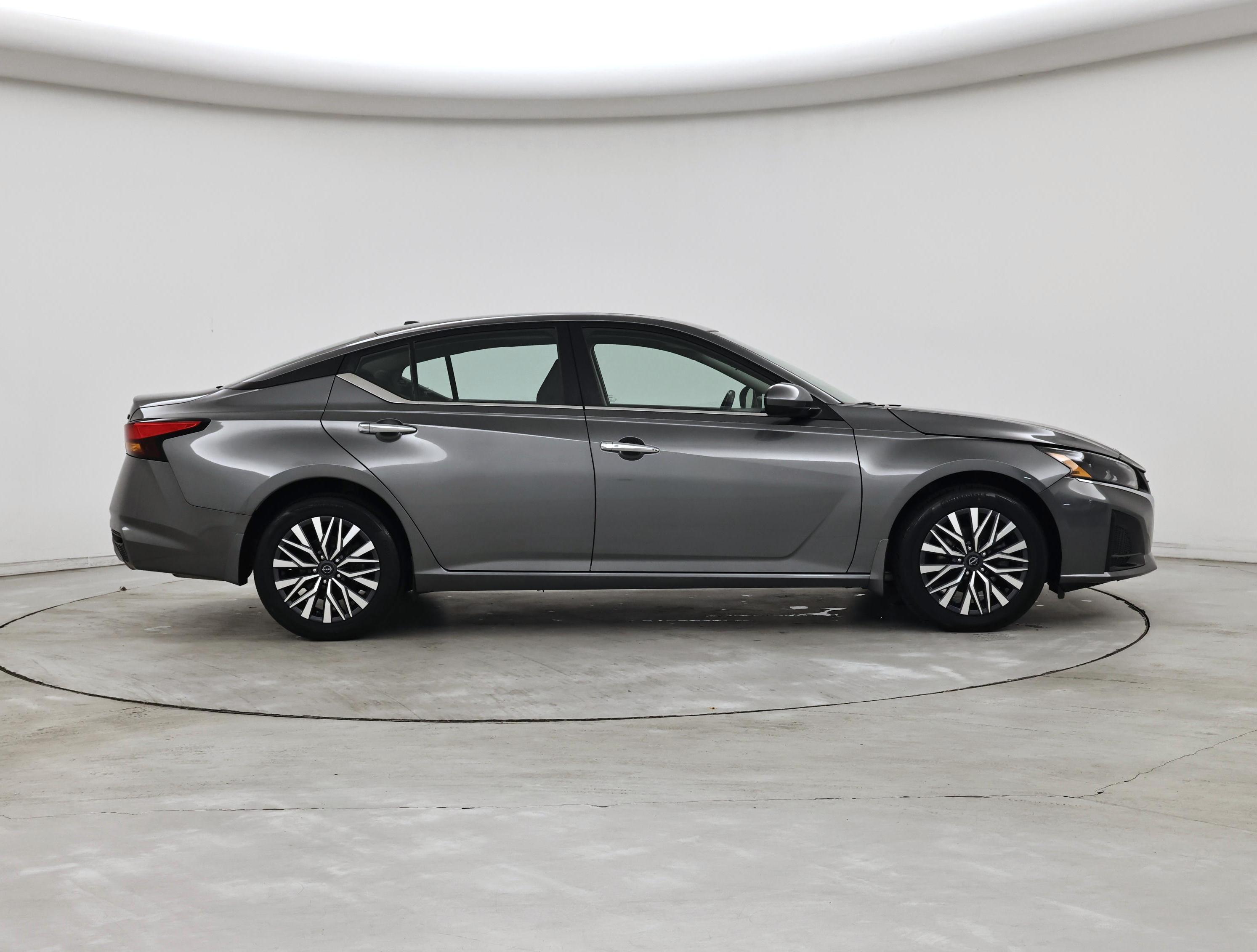 Thumbnail: 2023 Nissan Altima - 7