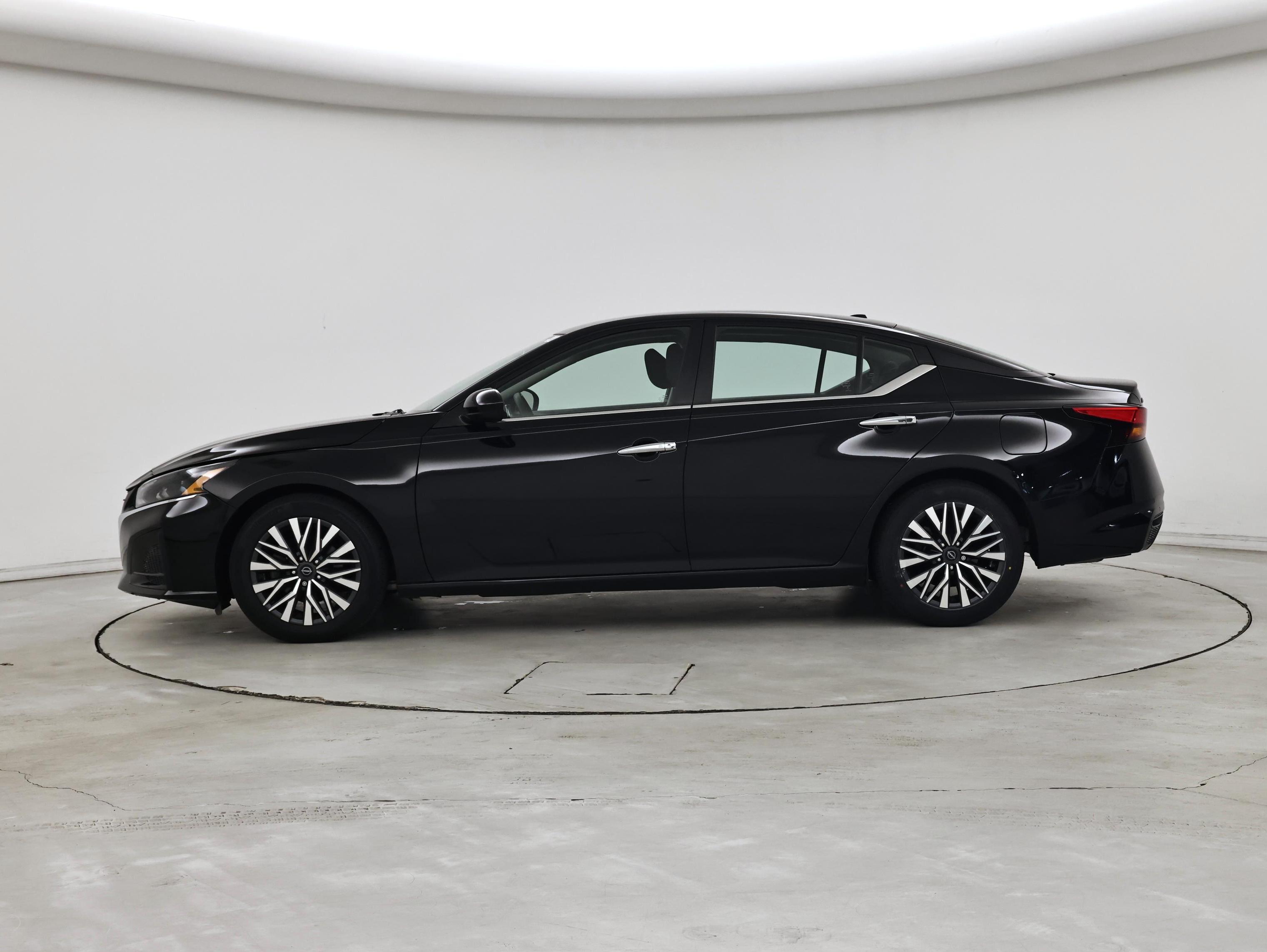 Thumbnail: 2023 Nissan Altima - 3