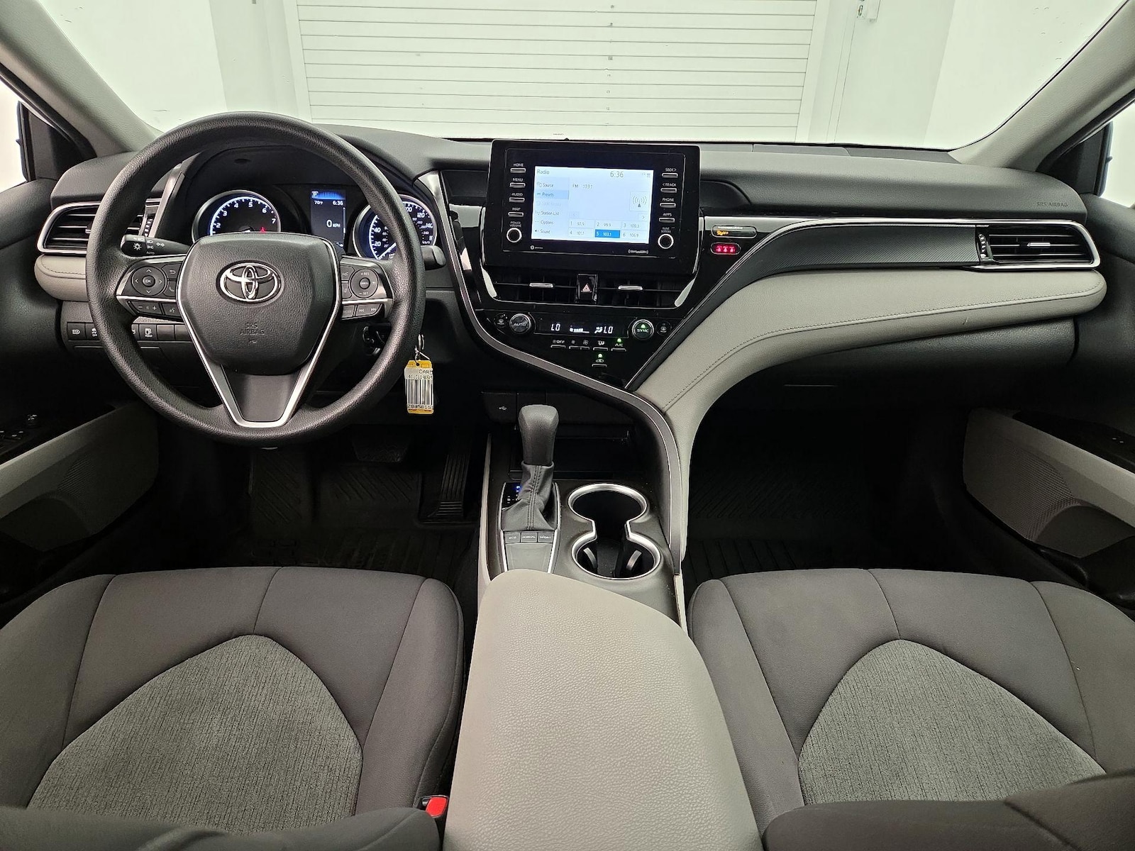 2023 Toyota Camry LE - Photo 10
