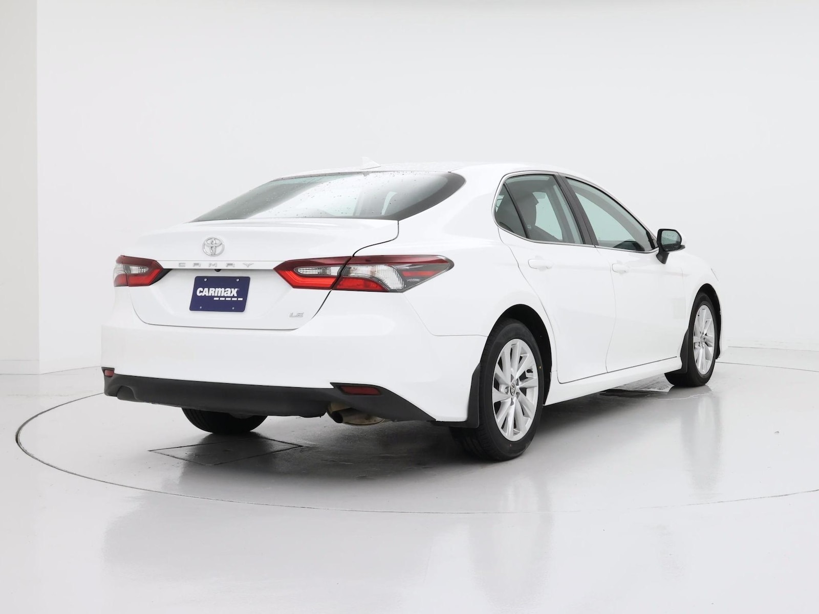 2023 Toyota Camry LE - Photo 9