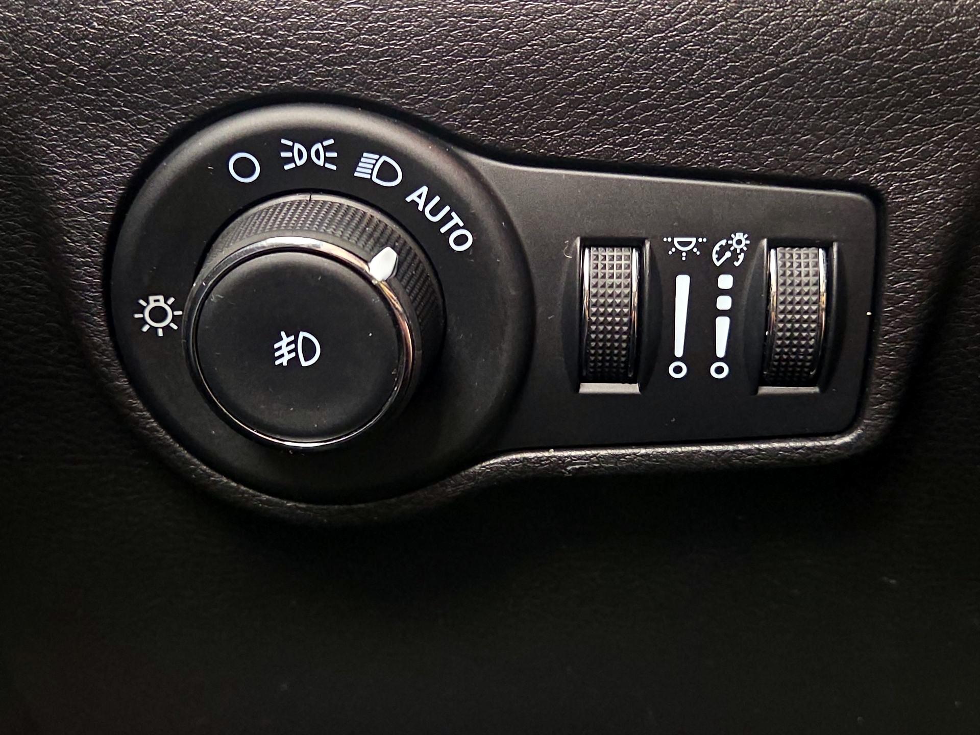Thumbnail: 2022 Jeep Compass - 13