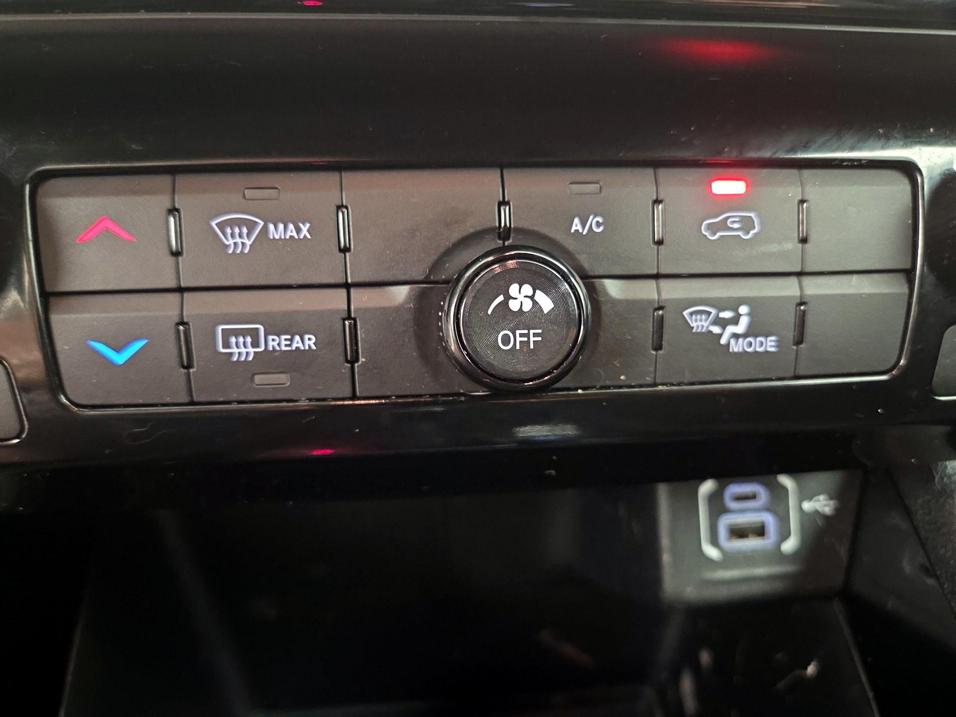 Thumbnail: 2022 Jeep Compass - 16