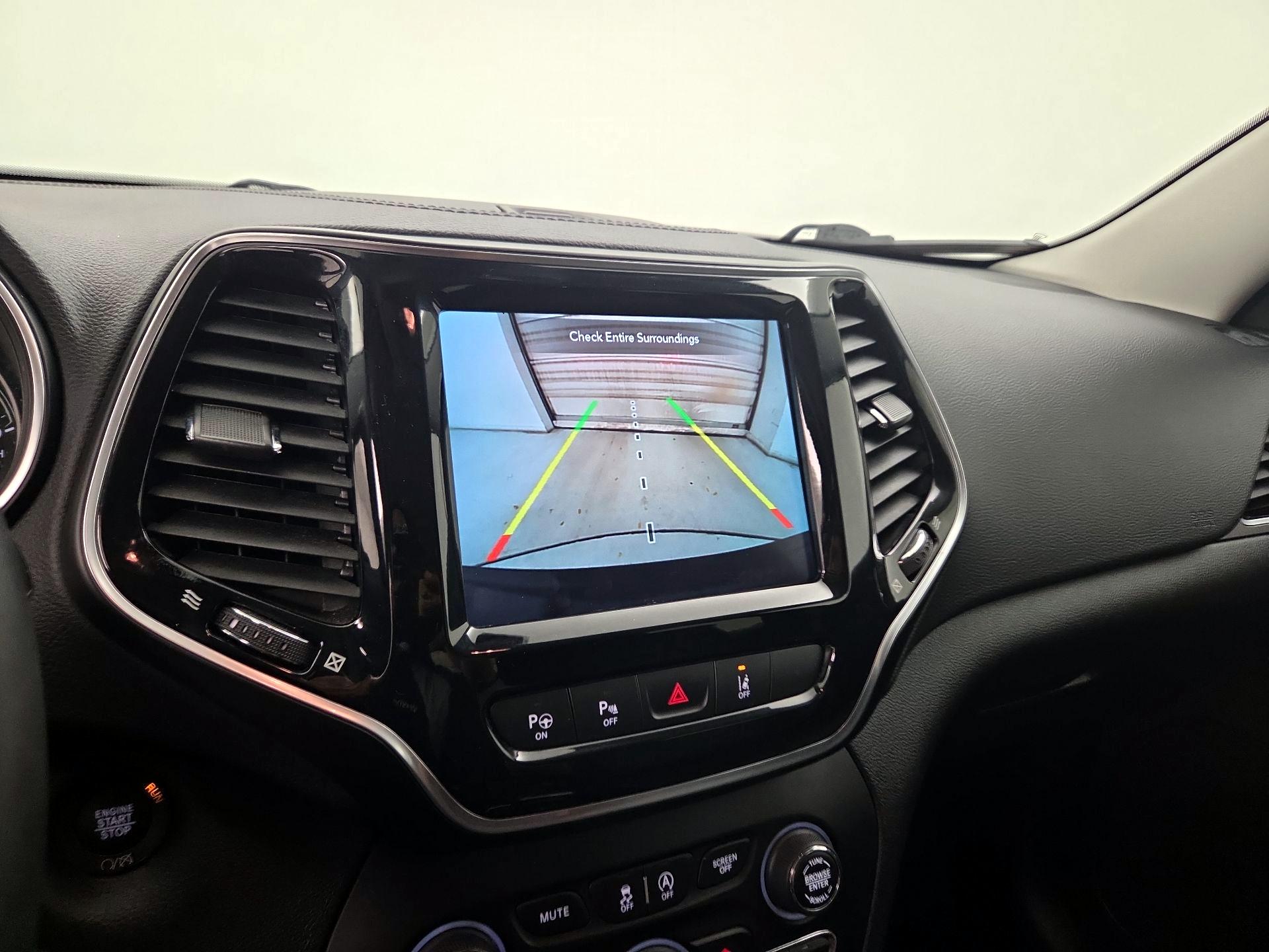 Thumbnail: 2021 Jeep Cherokee - 15