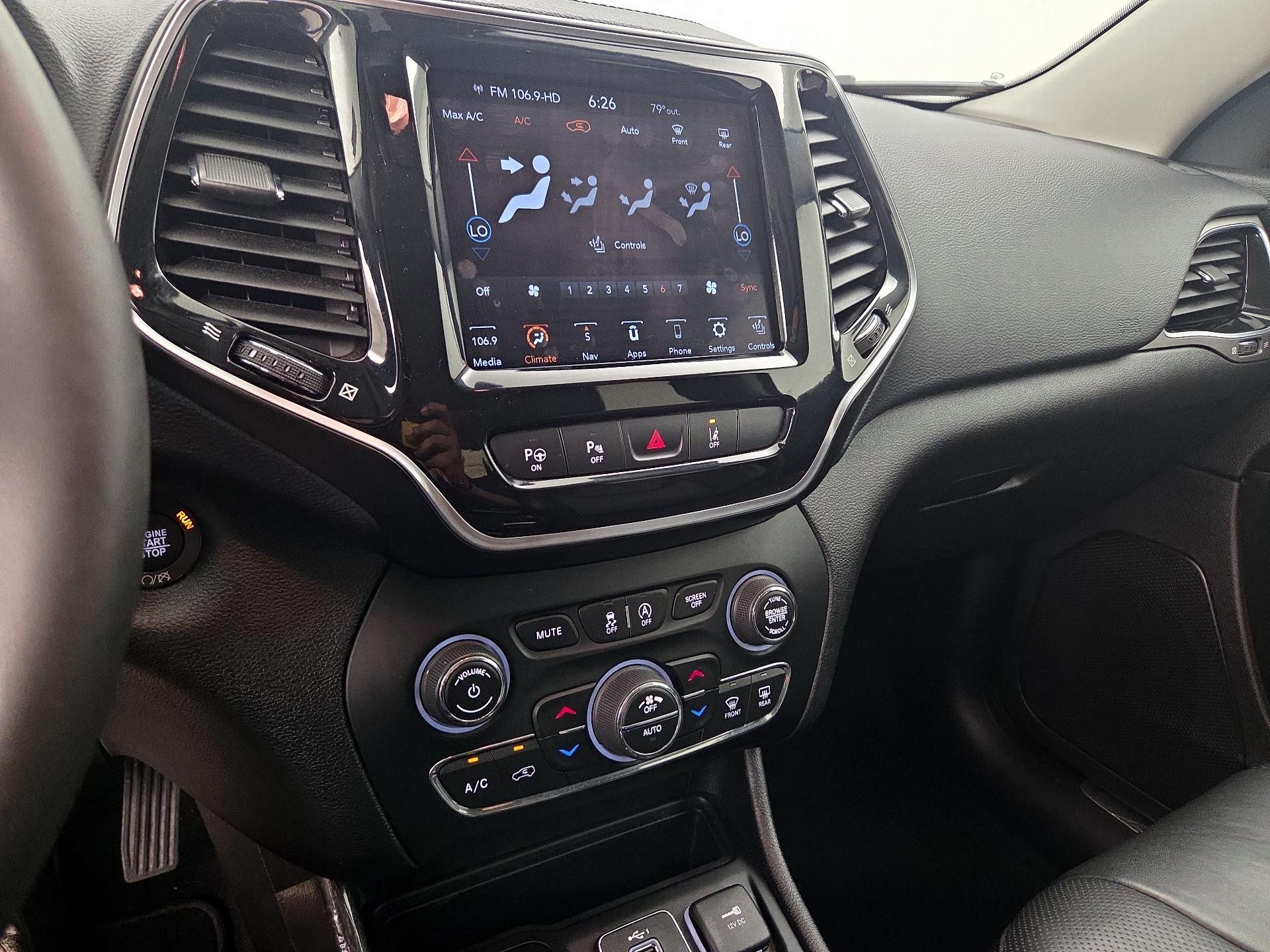 Thumbnail: 2021 Jeep Cherokee - 17
