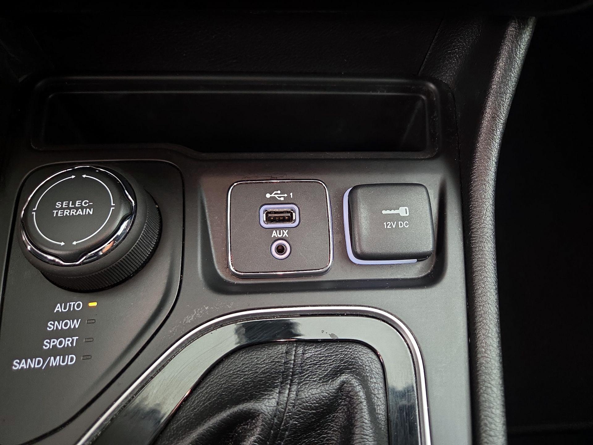 Thumbnail: 2021 Jeep Cherokee - 19