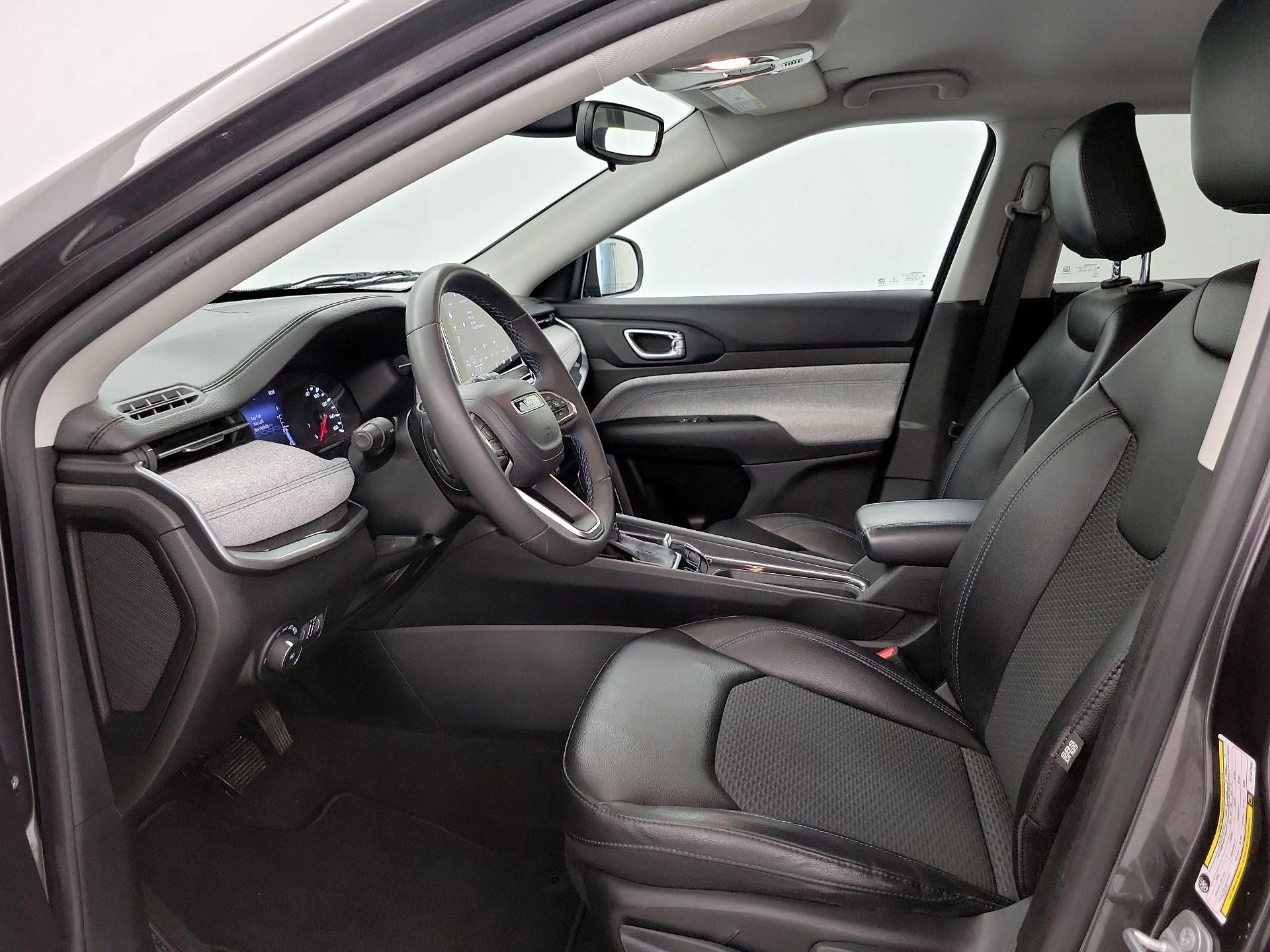 Thumbnail: 2022 Jeep Compass - 11