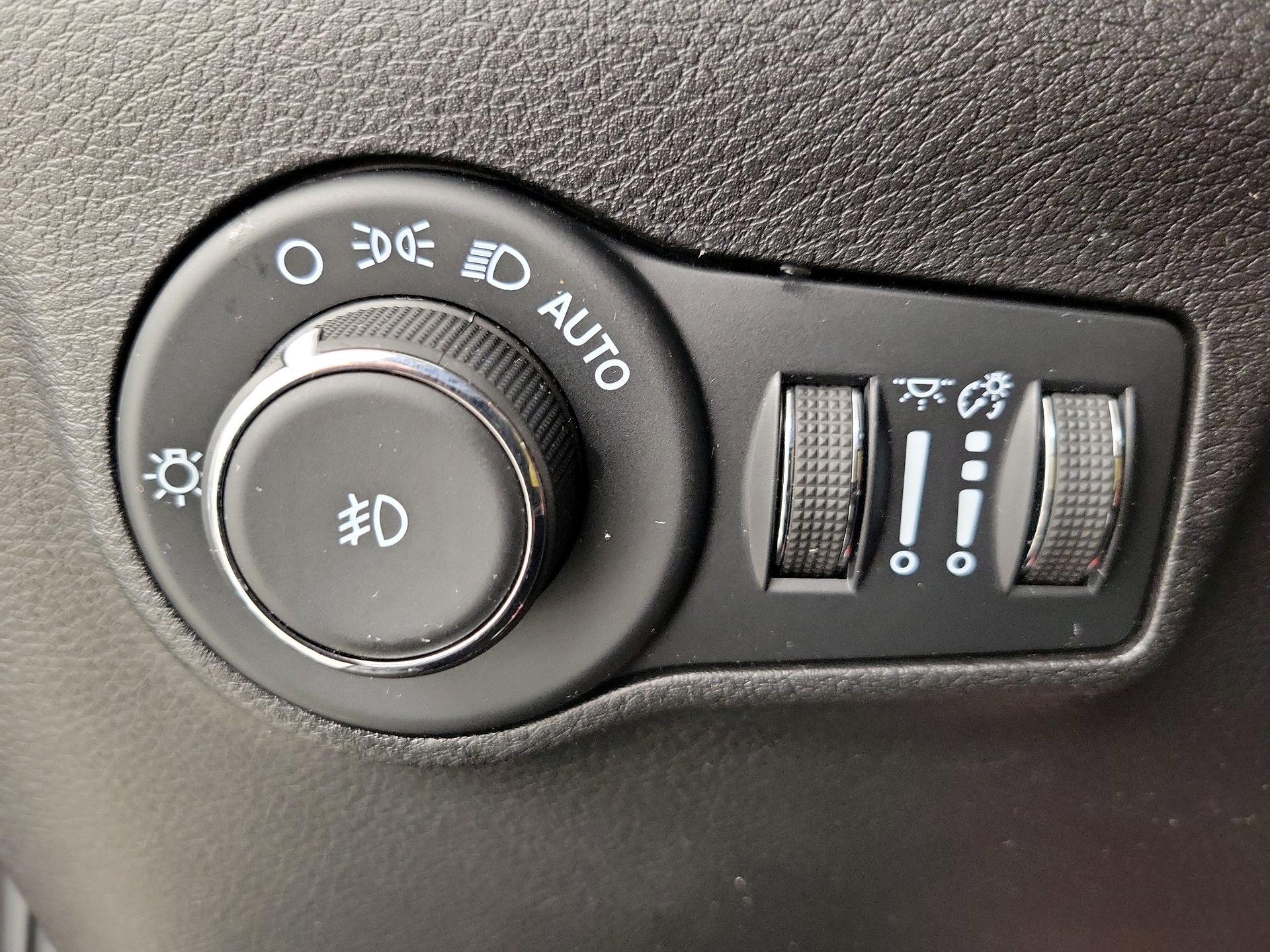 Thumbnail: 2022 Jeep Compass - 13