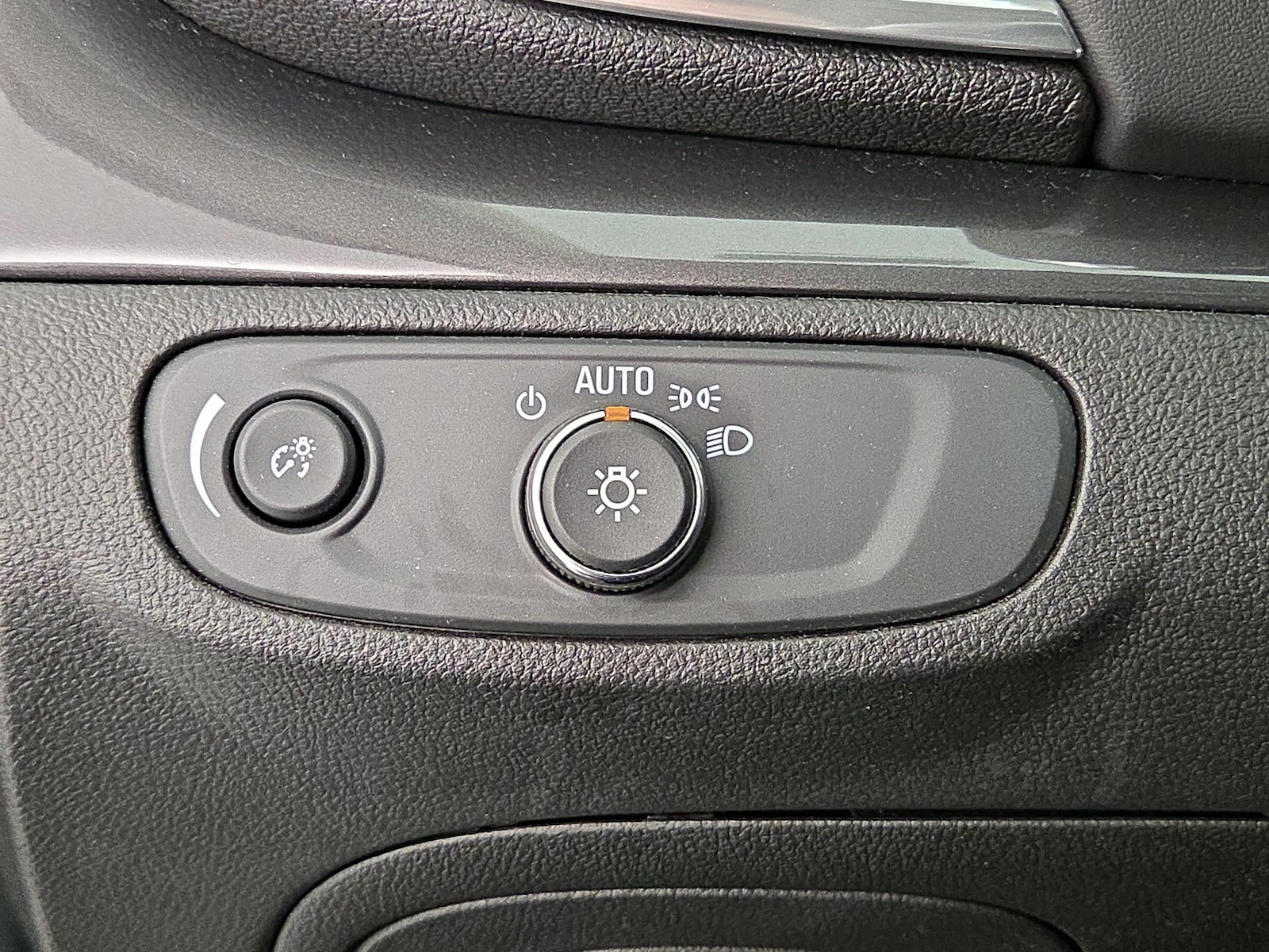 2020 Buick Encore Preferred - Photo 14