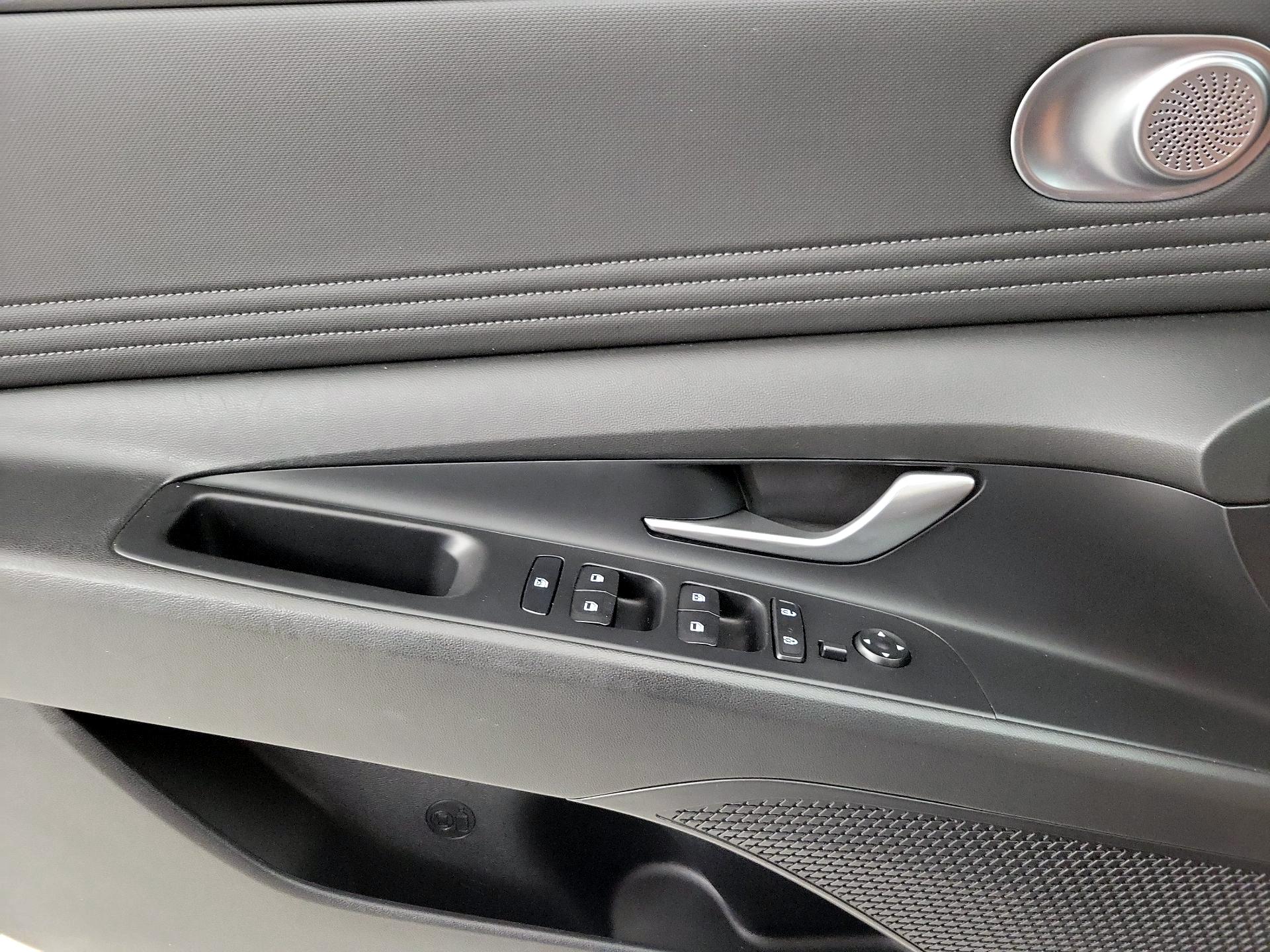 Thumbnail: 2023 Hyundai Elantra - 12