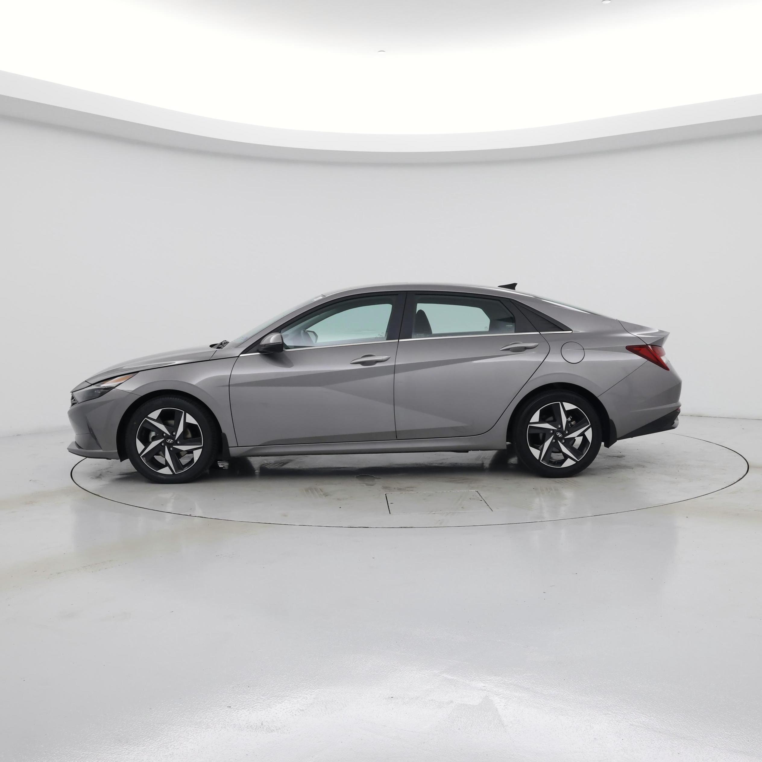 Thumbnail: 2023 Hyundai Elantra - 3