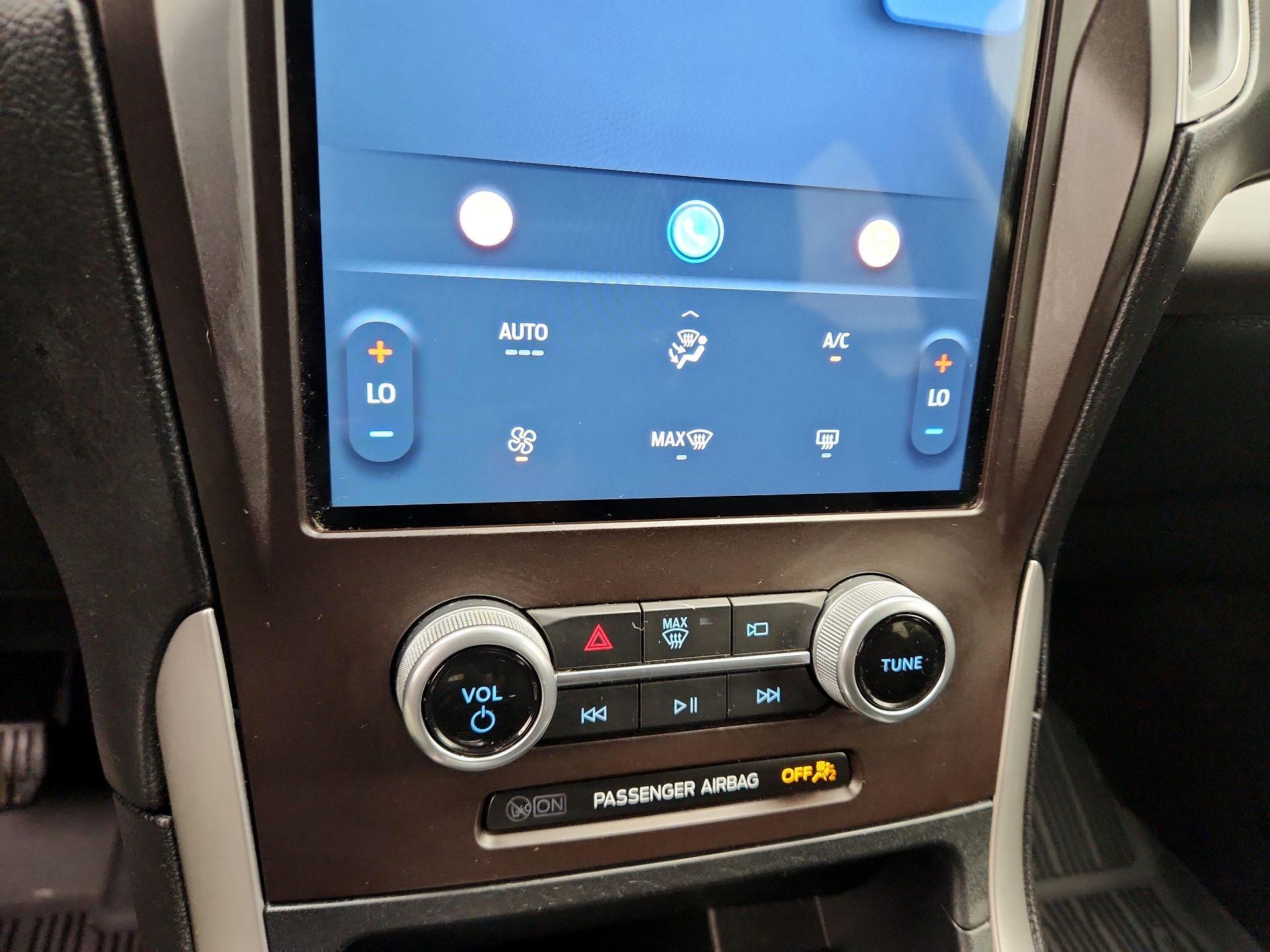 Thumbnail: 2021 Ford Edge - 16