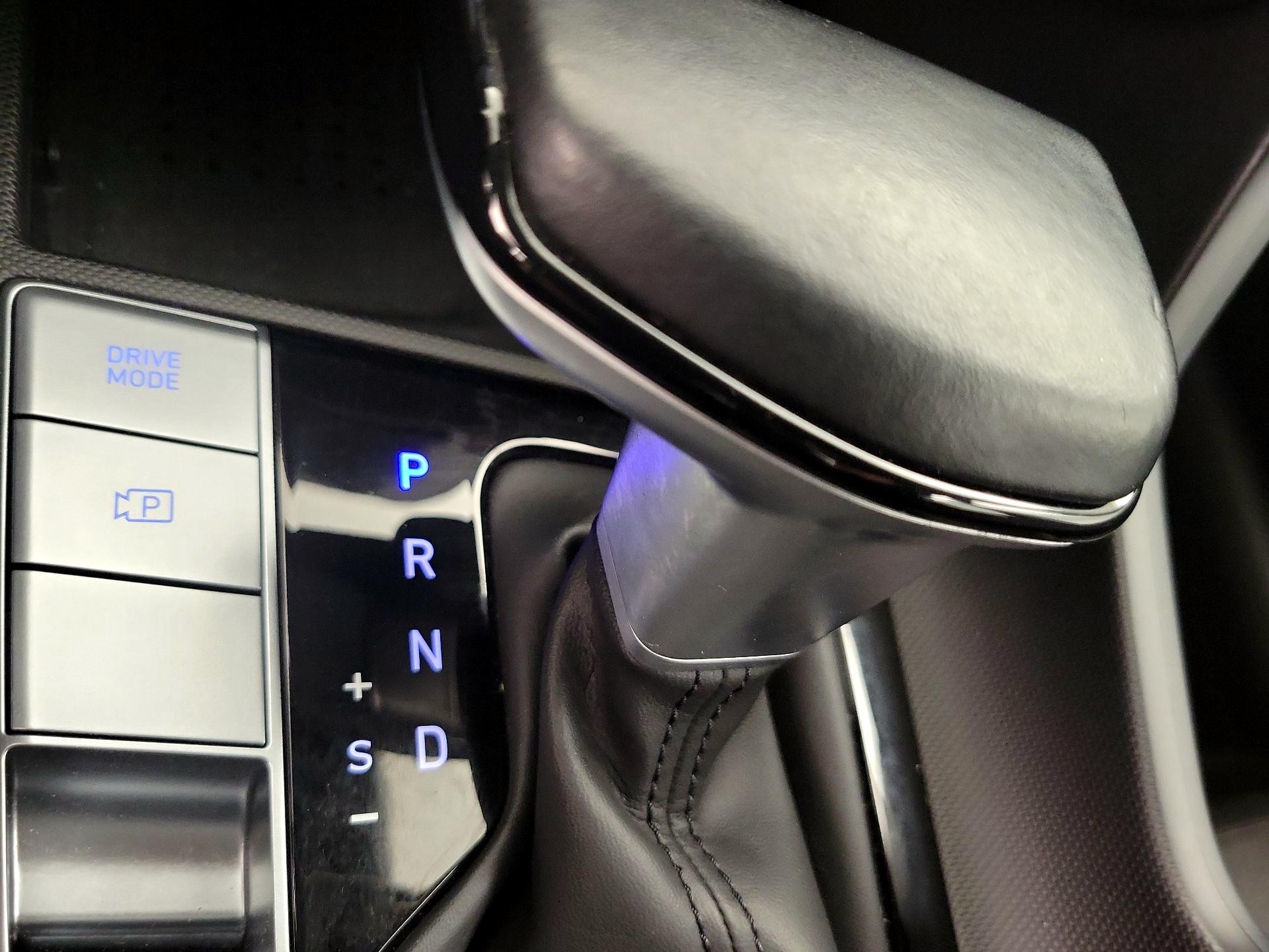 Thumbnail: 2023 Hyundai Elantra - 18