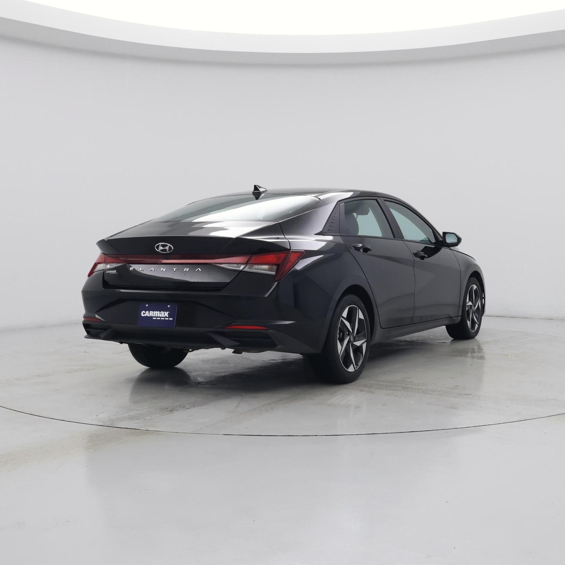 Thumbnail: 2023 Hyundai Elantra - 8
