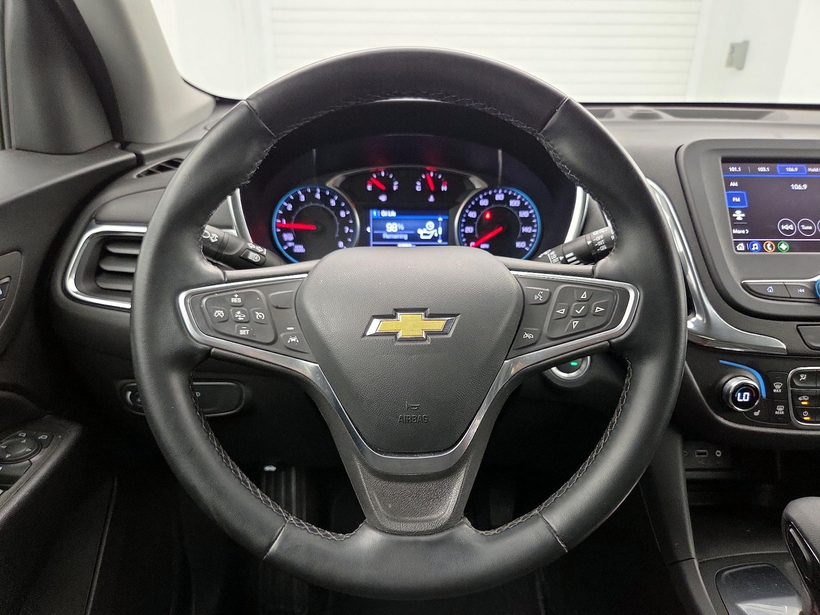2023 Chevrolet Equinox LT - Photo 11