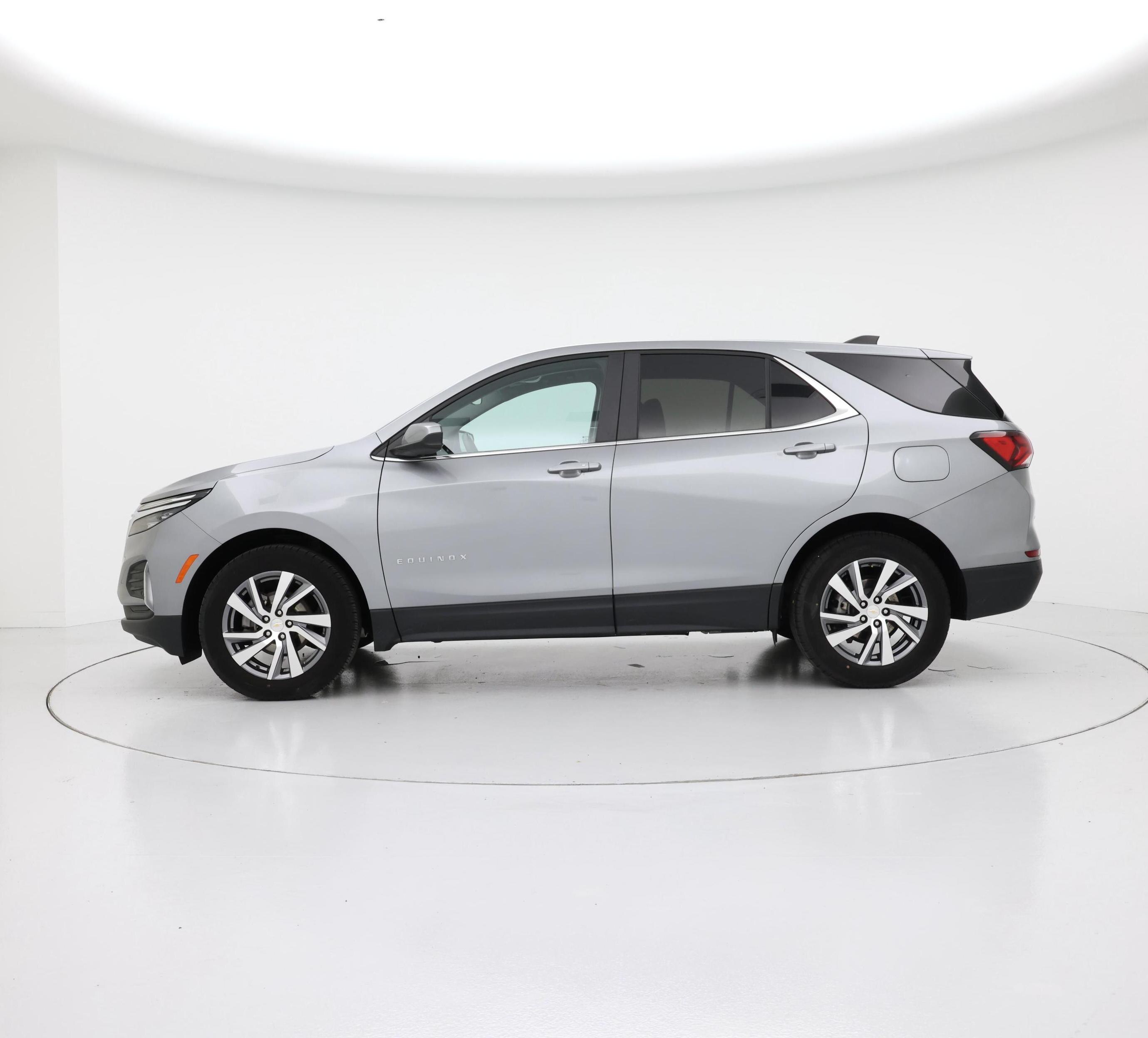 Thumbnail: 2023 Chevrolet Equinox - 3
