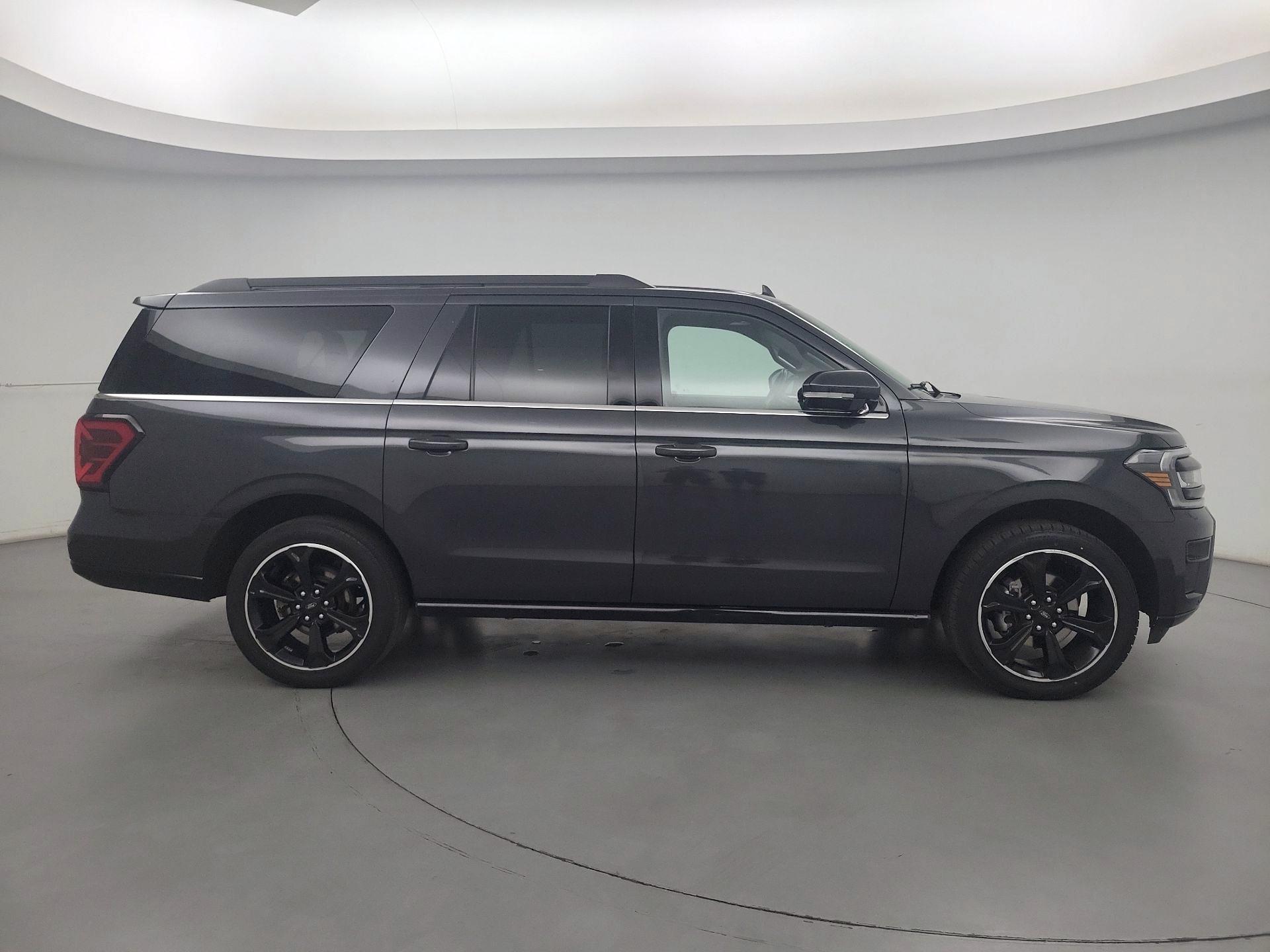 Thumbnail: 2022 Ford Expedition MAX - 4