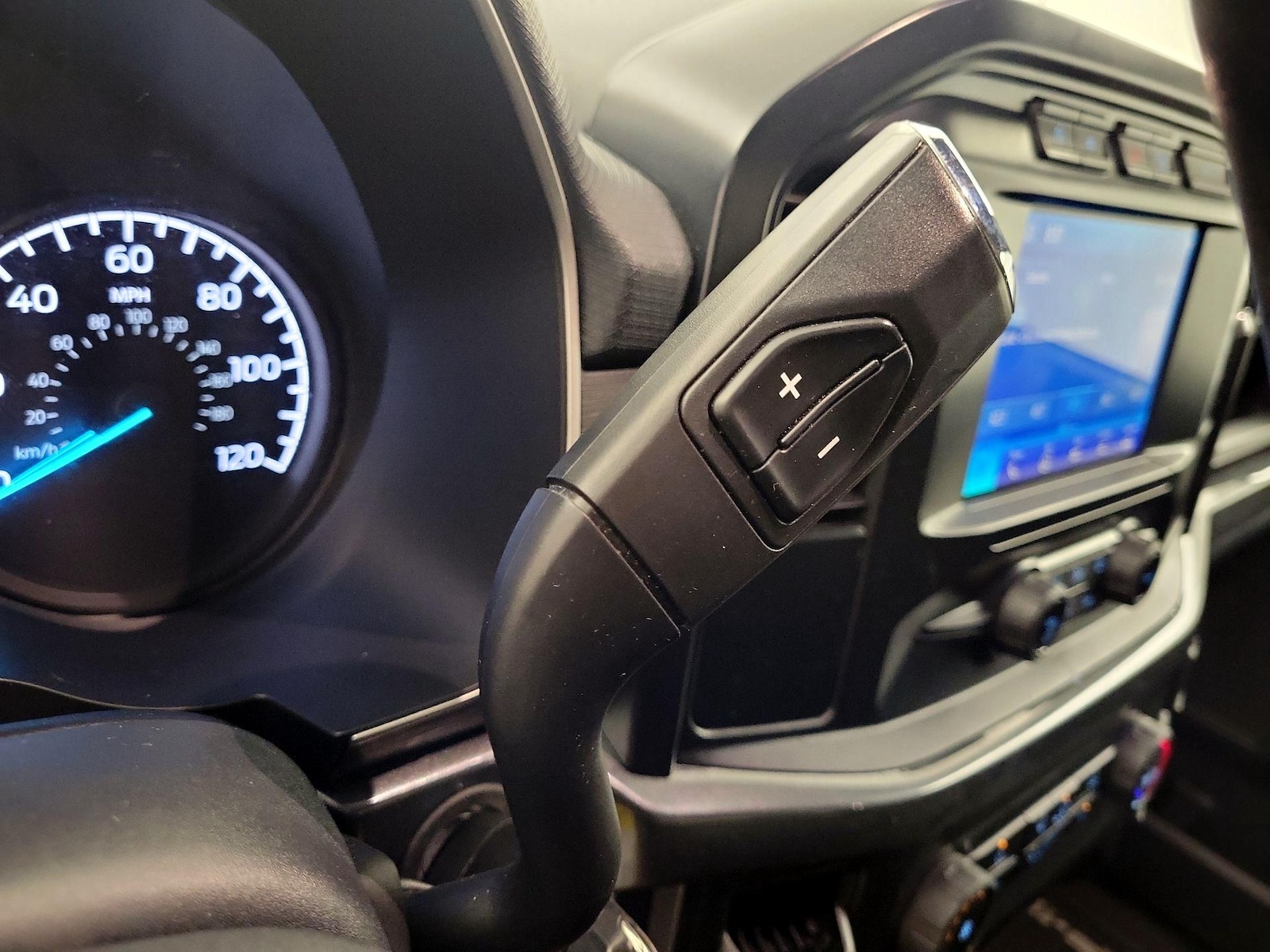 2023 Ford F-150 XL - Photo 17