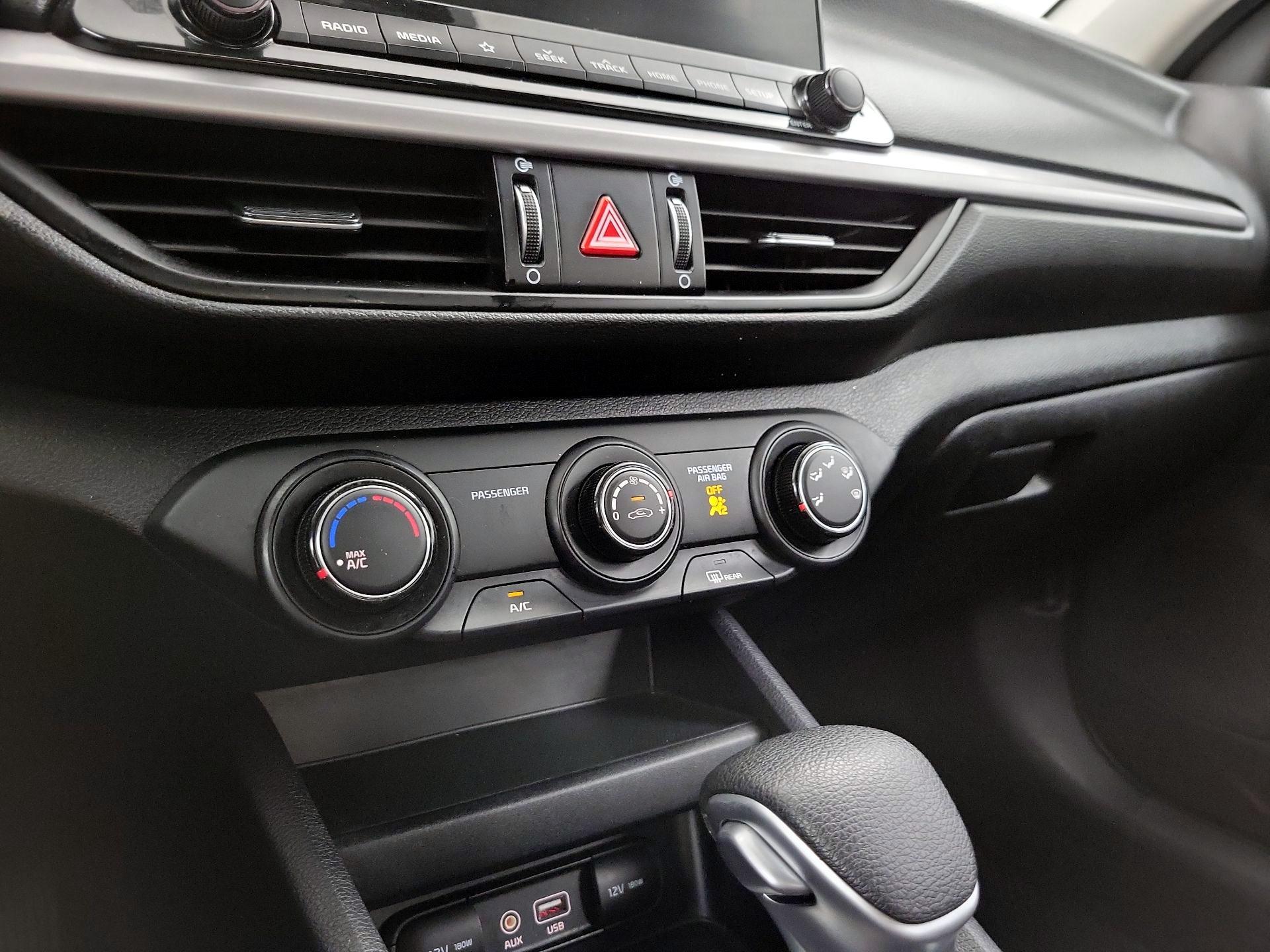 Thumbnail: 2021 Kia Forte - 16