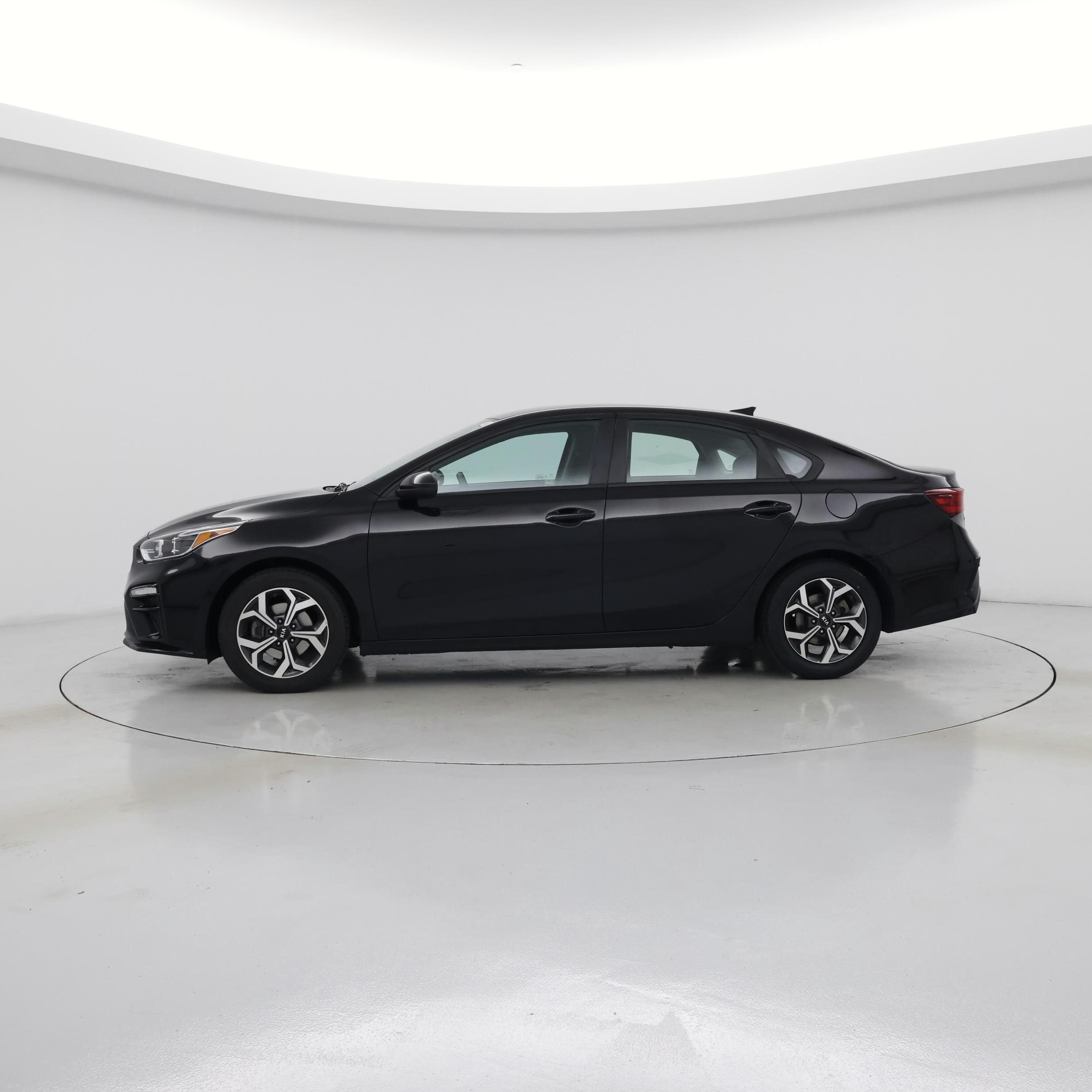 Thumbnail: 2021 Kia Forte - 3