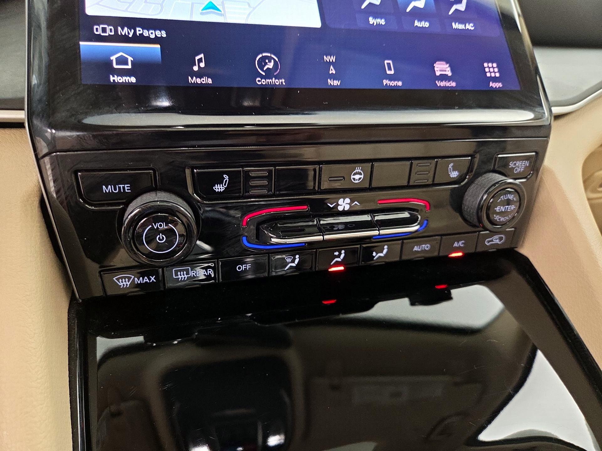Thumbnail: 2021 Jeep Grand Cherokee L - 17