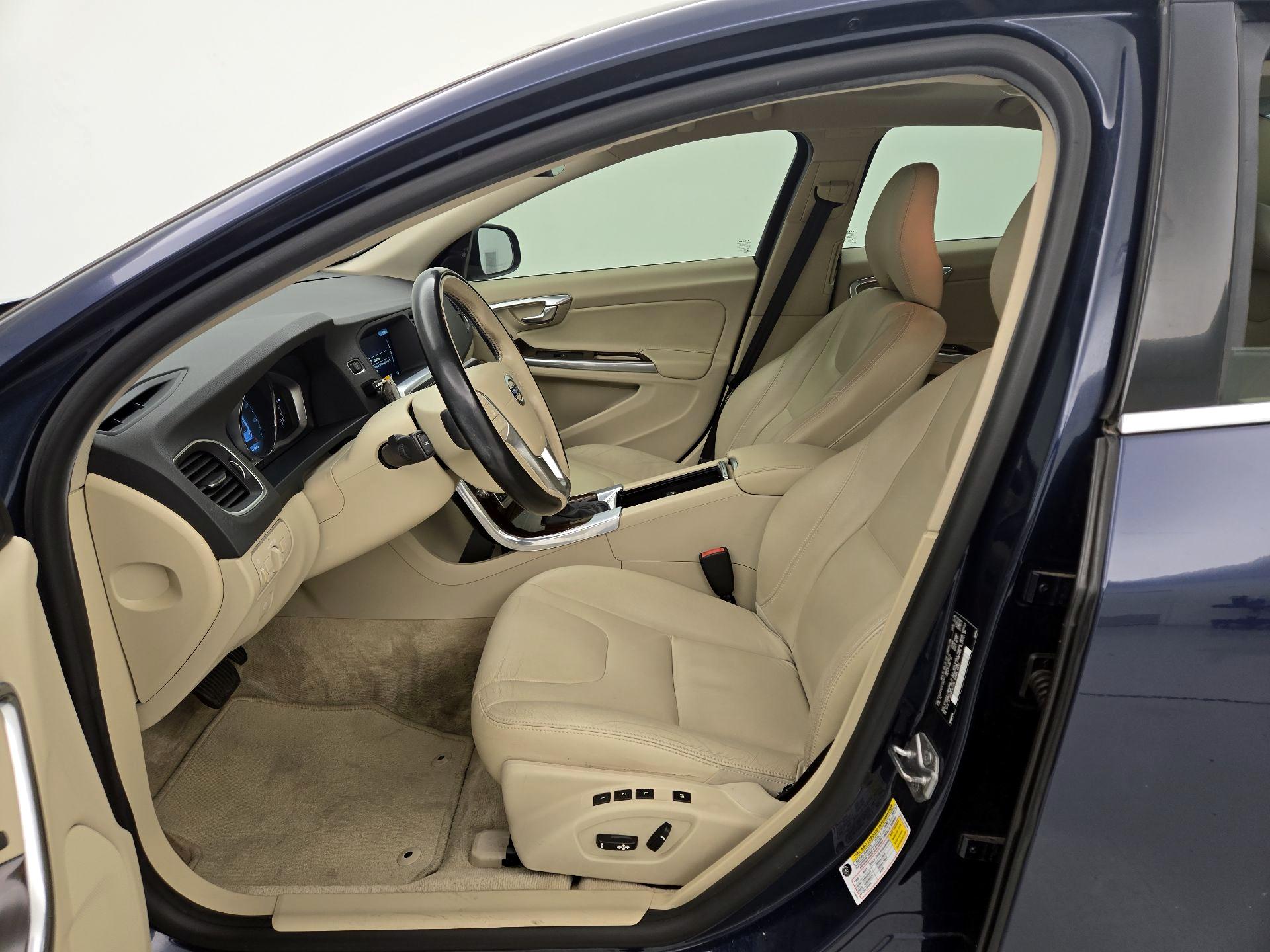 Thumbnail: 2015 Volvo S60 - 11