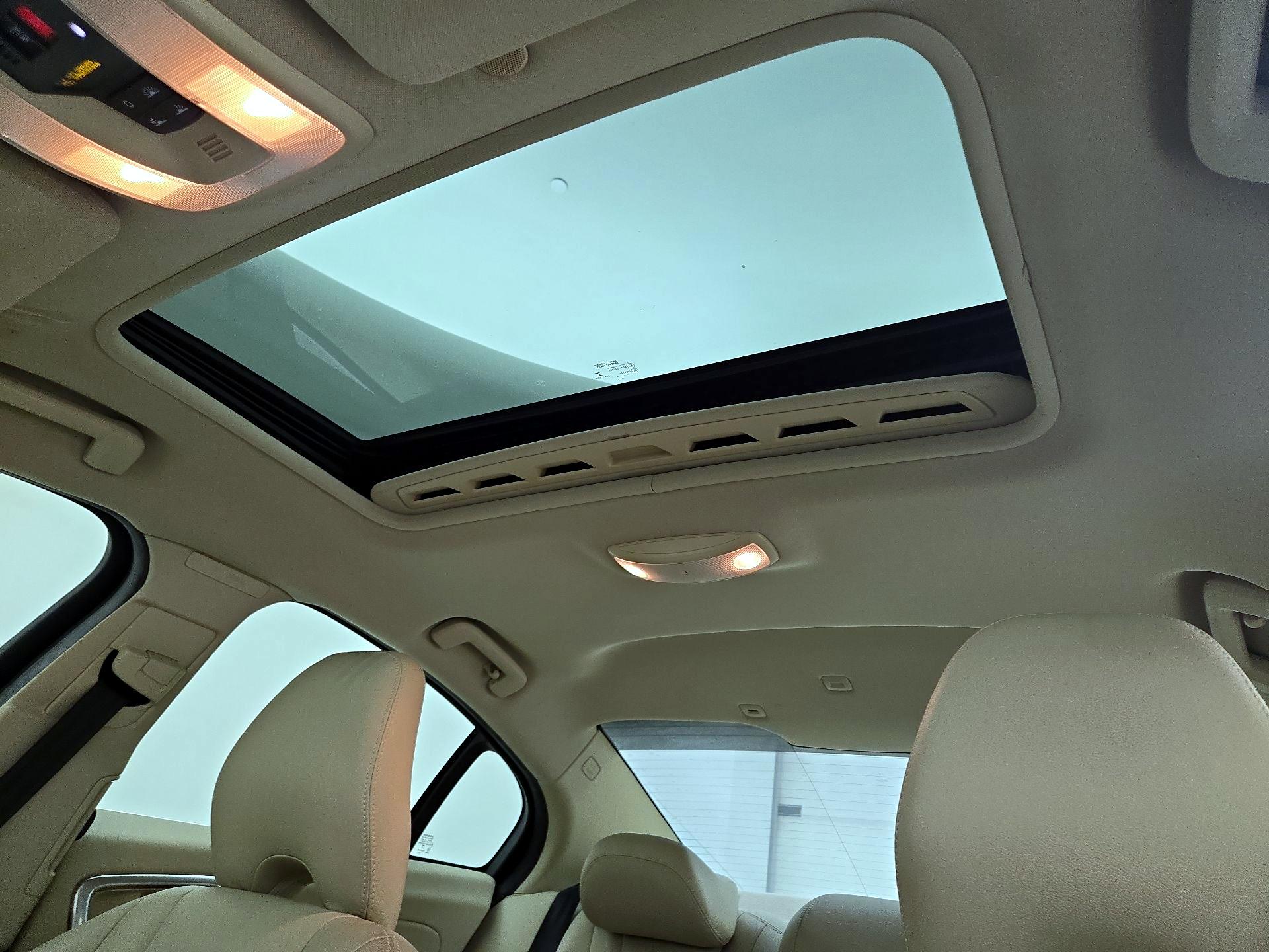 Thumbnail: 2015 Volvo S60 - 18