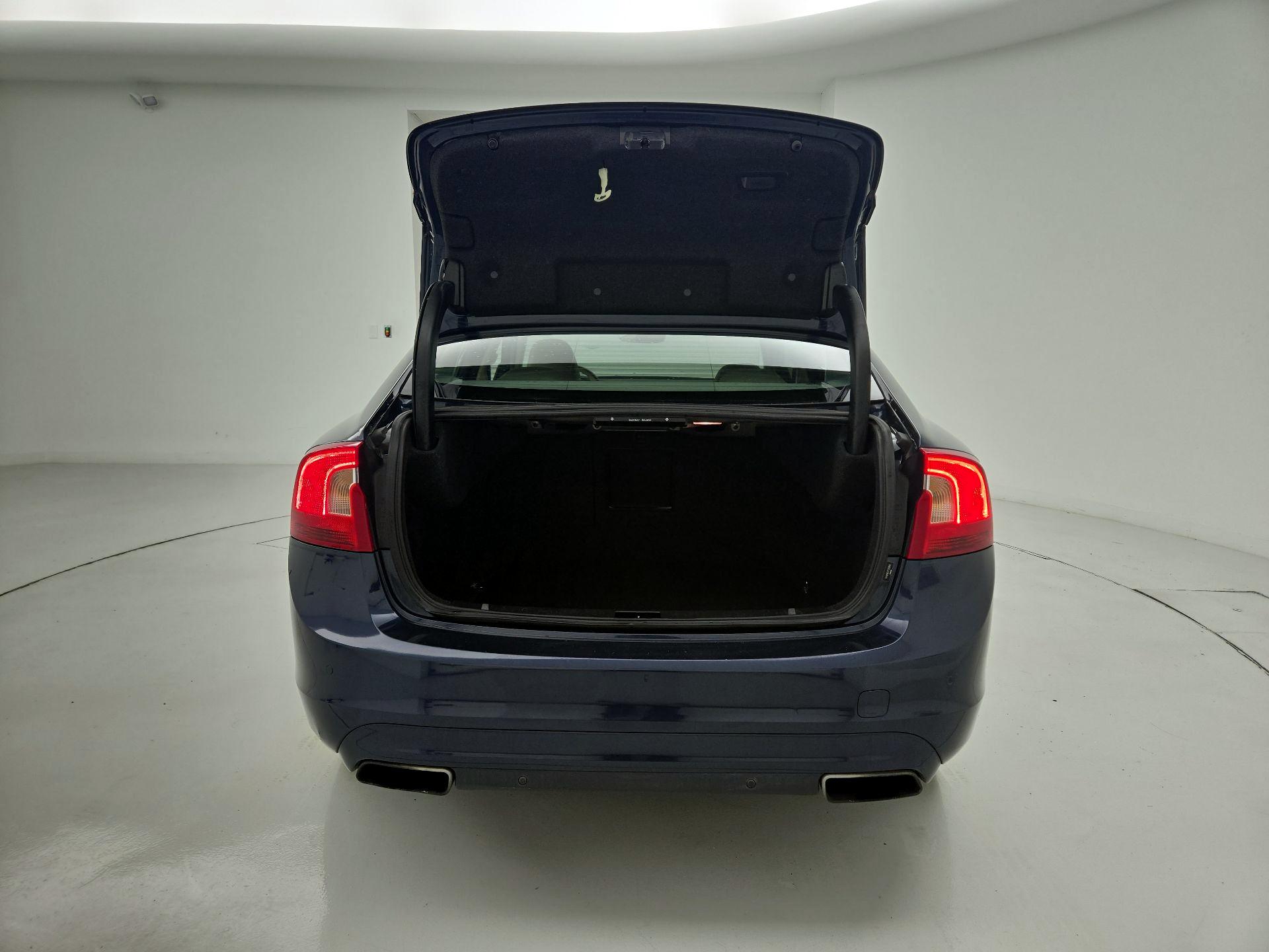 Thumbnail: 2015 Volvo S60 - 20