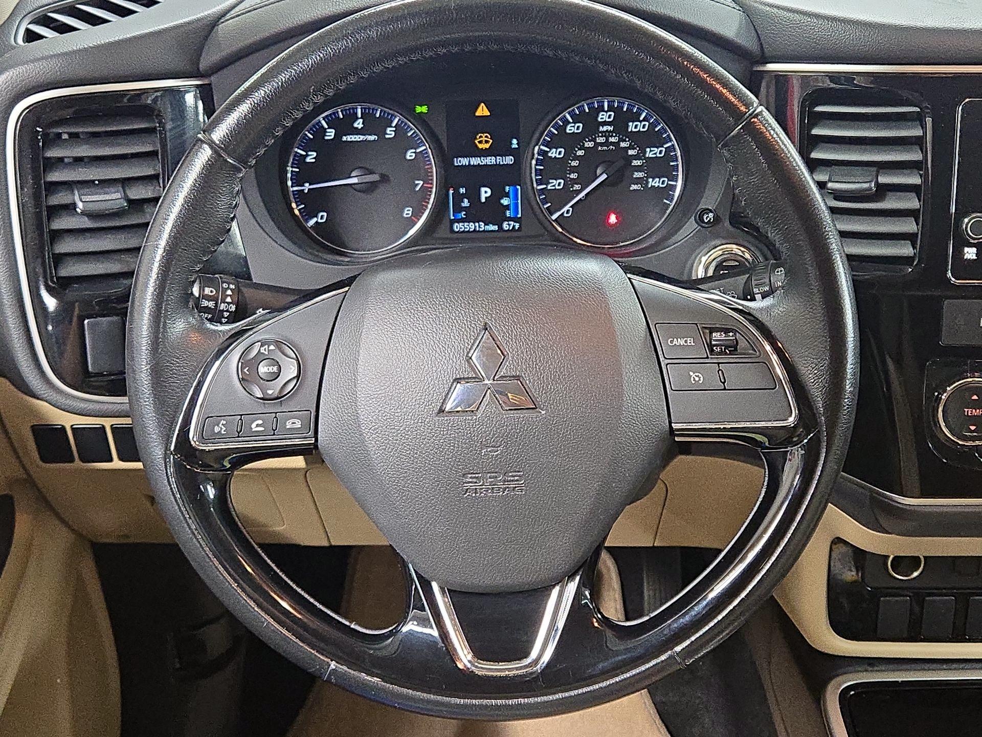 Thumbnail: 2017 Mitsubishi Outlander - 10