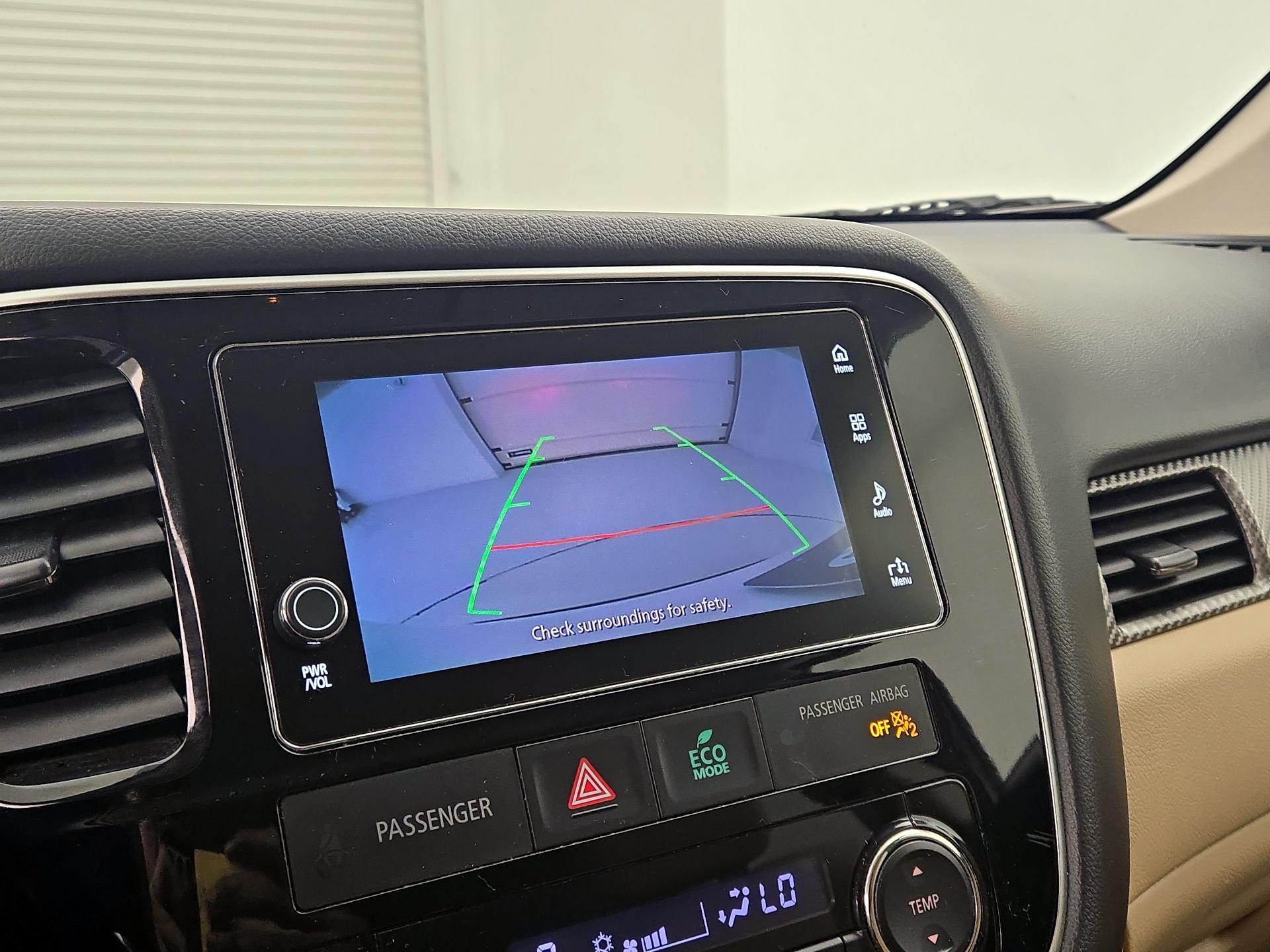 Thumbnail: 2017 Mitsubishi Outlander - 14
