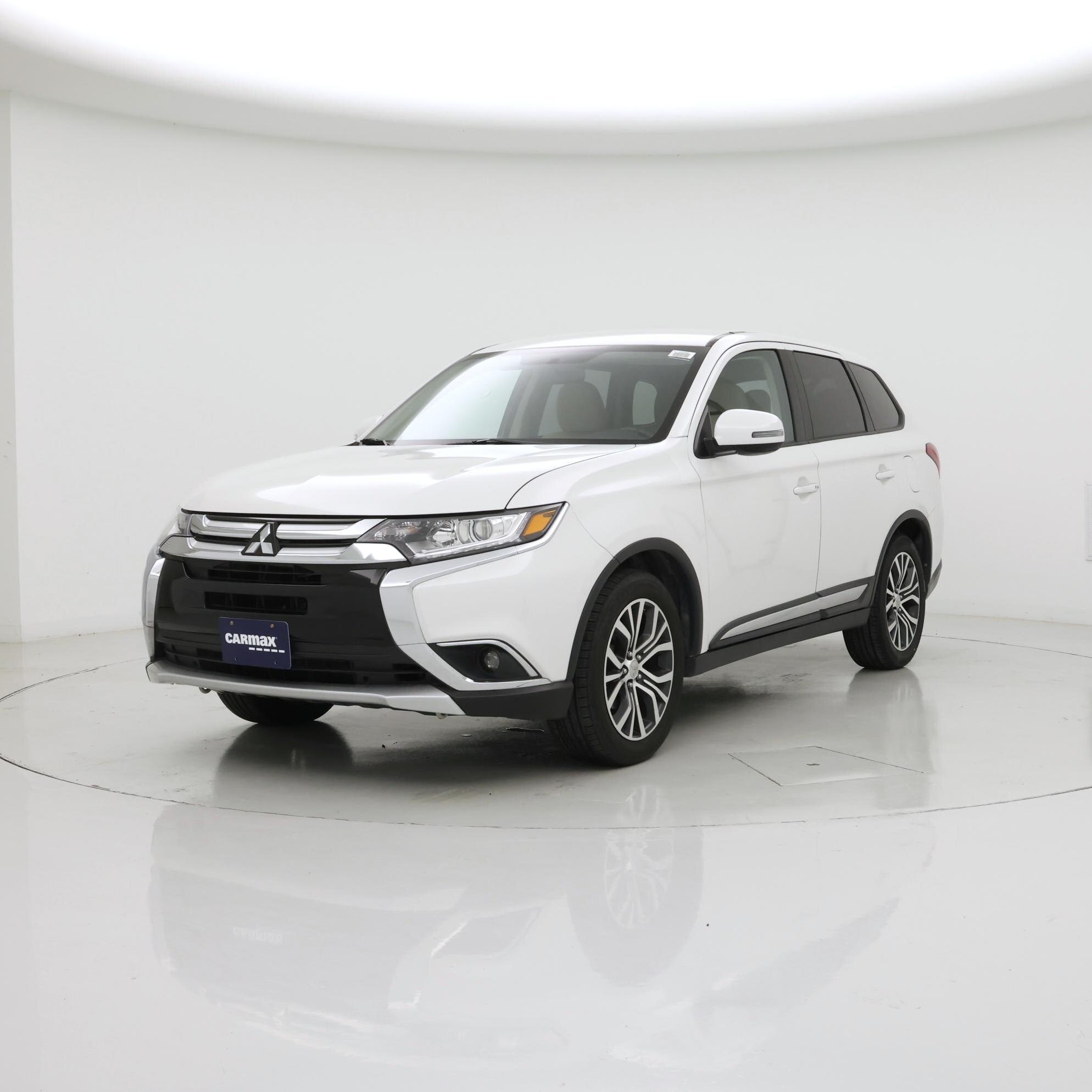 Thumbnail: 2017 Mitsubishi Outlander - 4