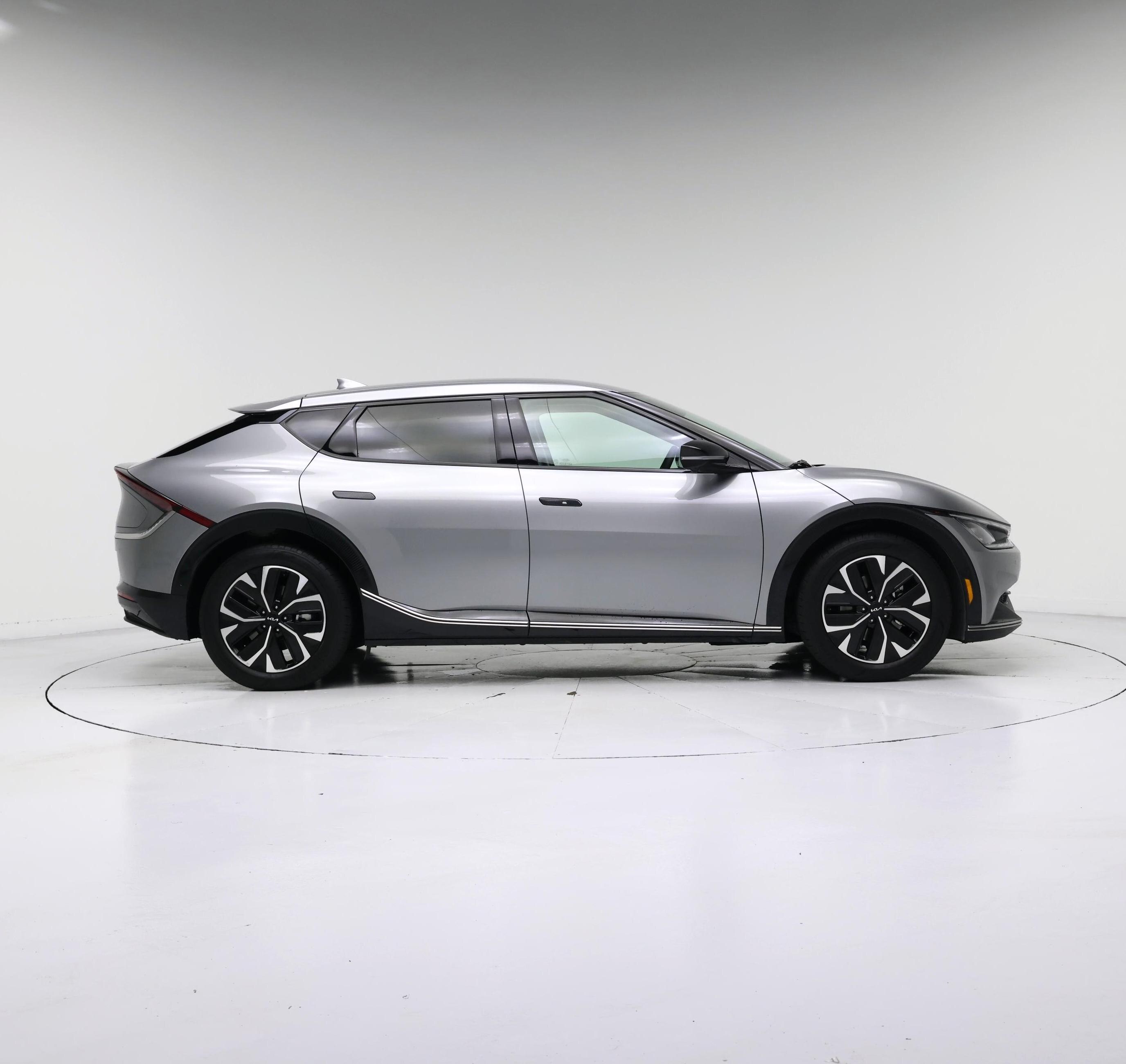 Thumbnail: 2022 Kia EV6 - 7