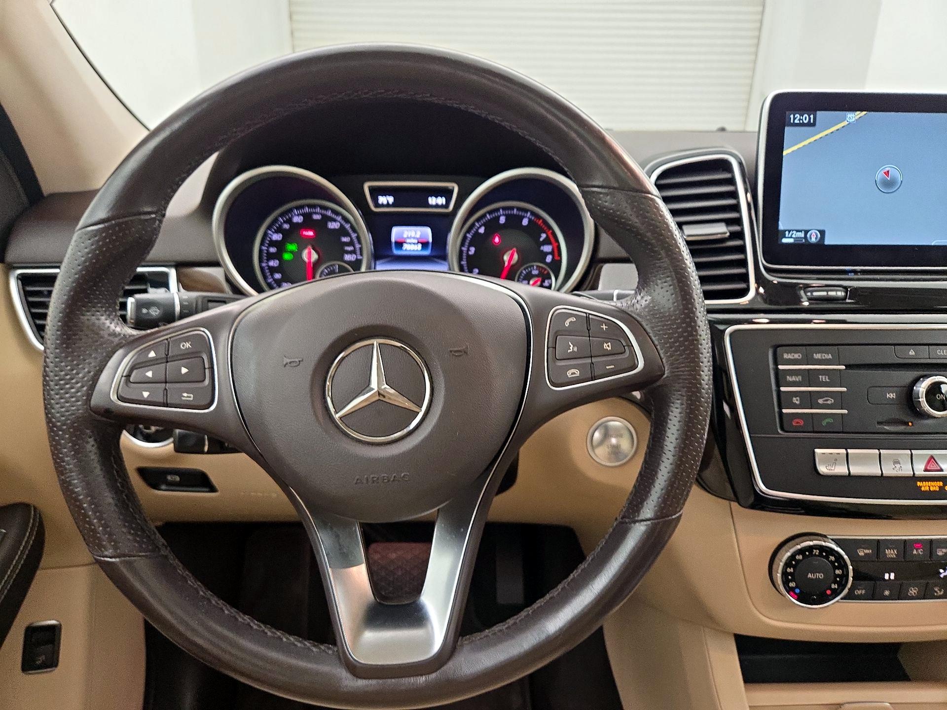 Thumbnail: 2016 Mercedes-Benz GLE - 10