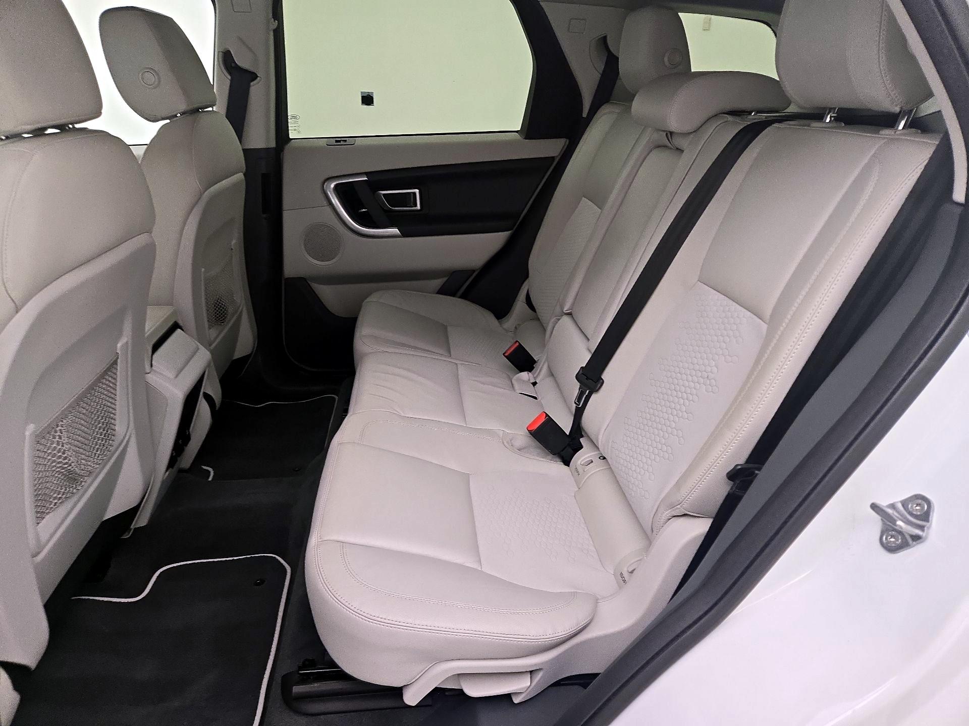 Thumbnail: 2017 Land Rover Discovery Sport - 19