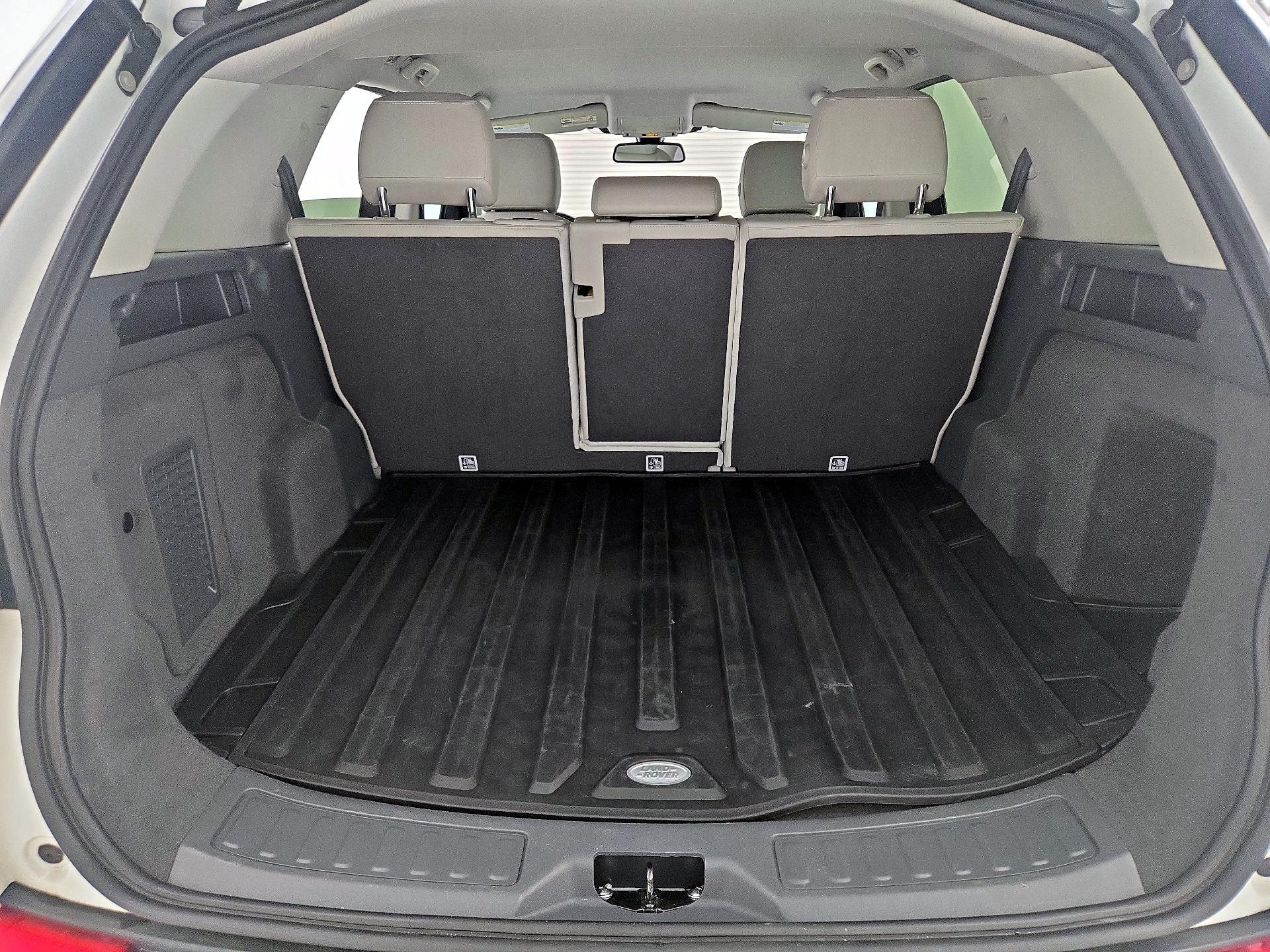 Thumbnail: 2017 Land Rover Discovery Sport - 20